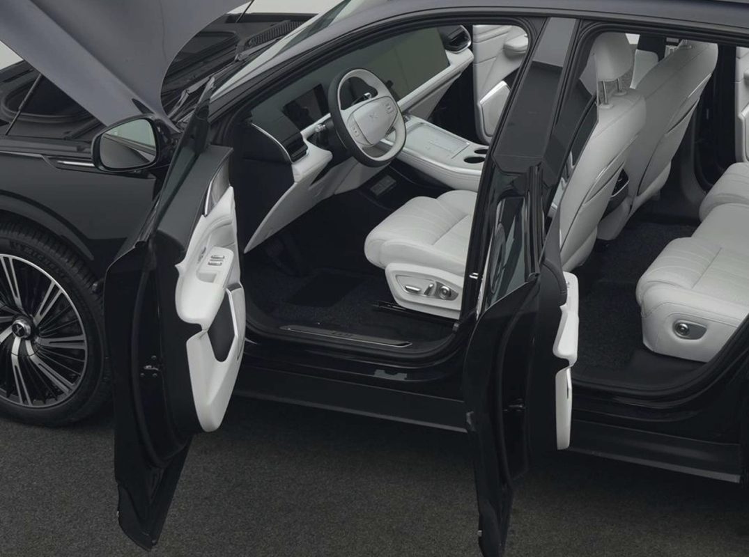 Xpeng G9 BLACK EDITION 93.1 KWH 575ch PERFORMANCE