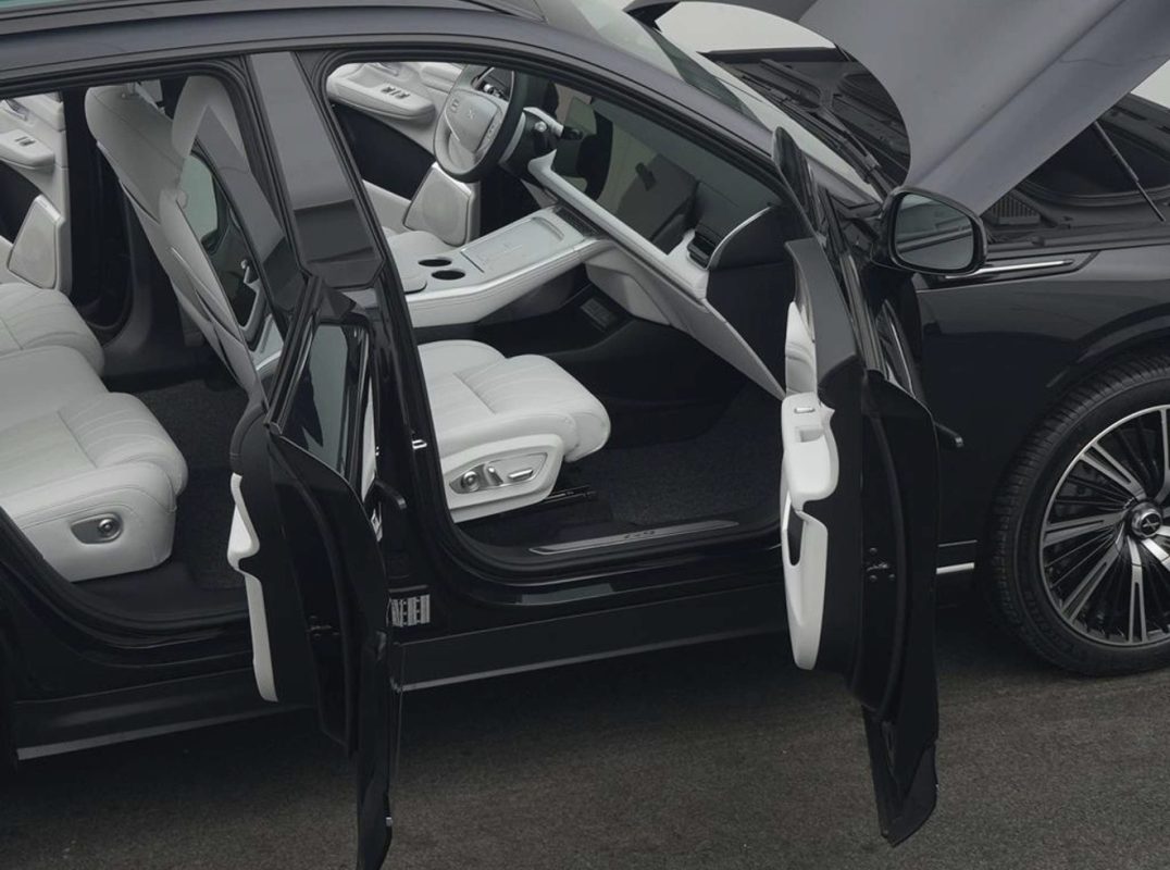 Xpeng G9 BLACK EDITION 93.1 KWH 575ch PERFORMANCE