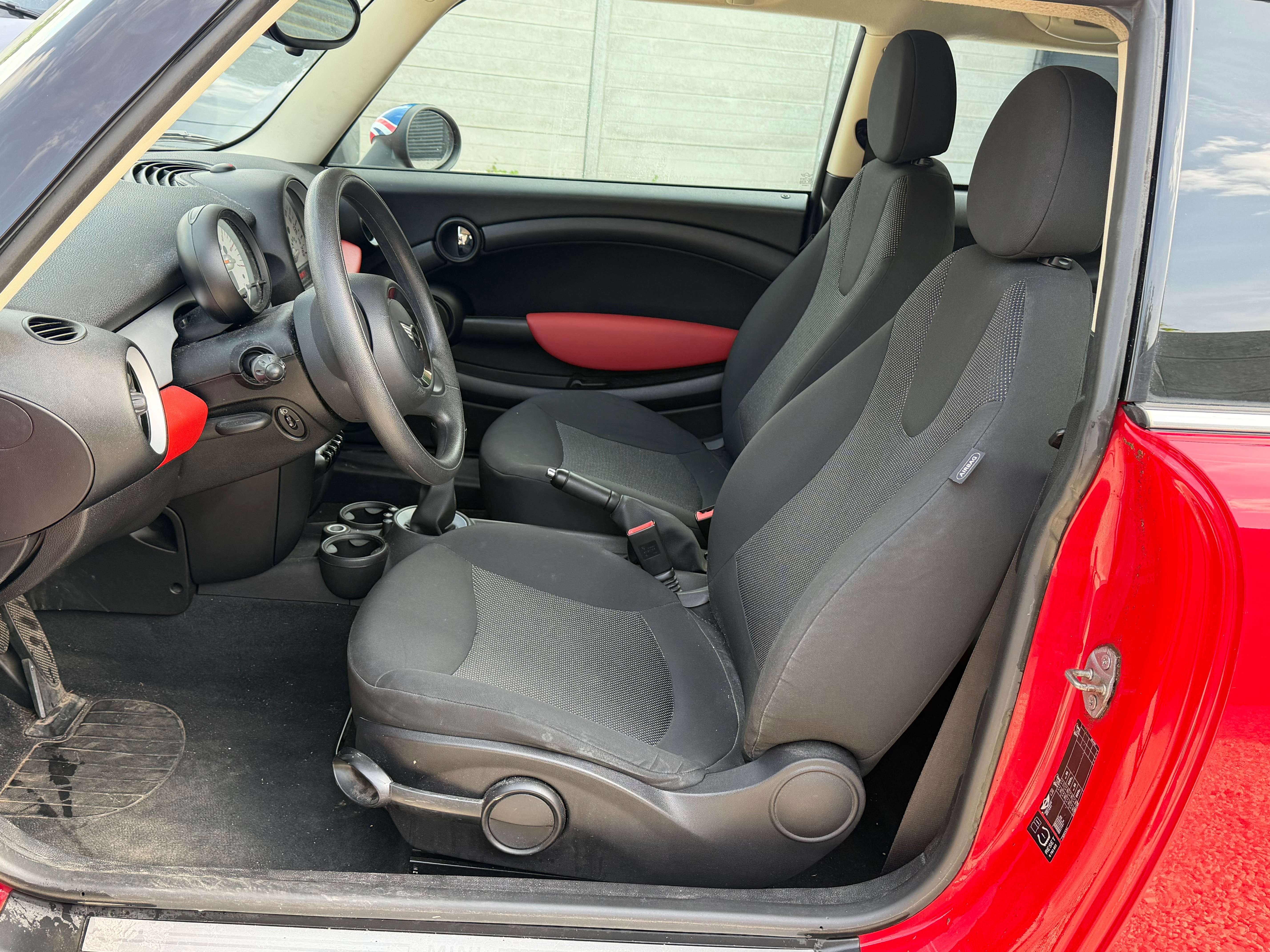 MINI Cooper D Mini 1.6 D Cooper / AIRCO / JANTES ..