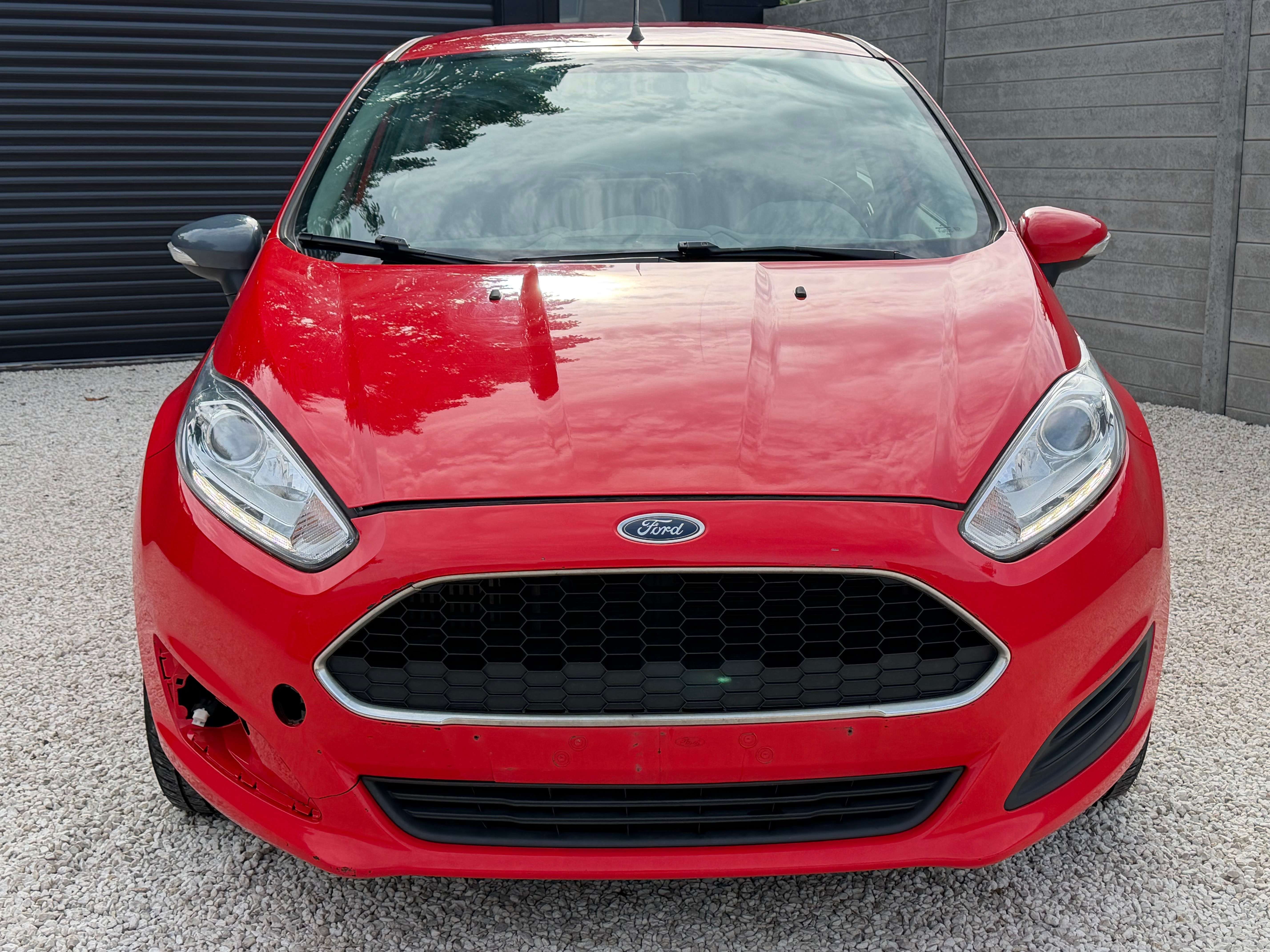 Ford Fiesta Fiesta 1.5 TDCi EURO 6 B / AIRCO / LED / 5 PORTES / DEGAT CARROSSERIE