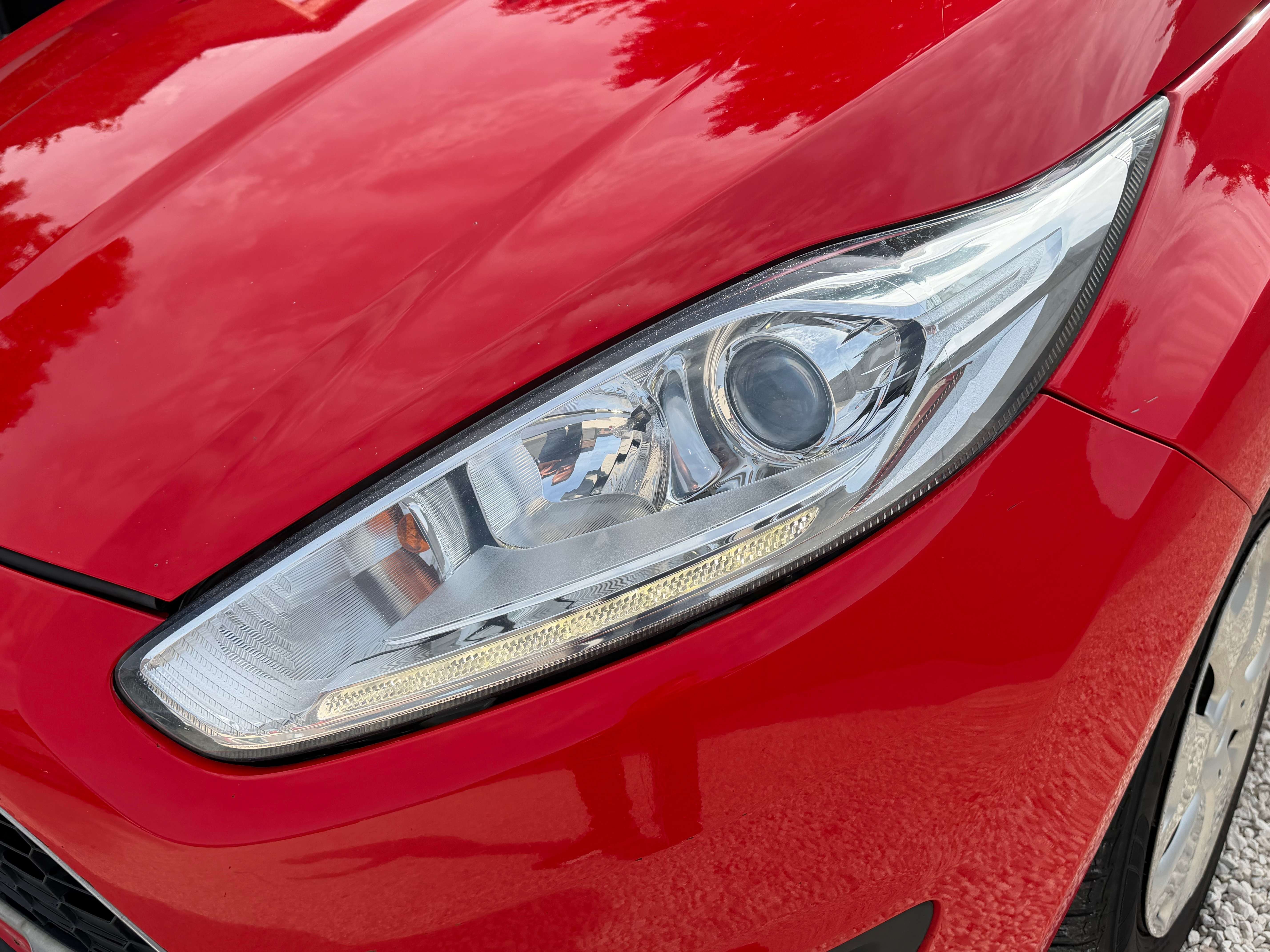 Ford Fiesta Fiesta 1.5 TDCi EURO 6 B / AIRCO / LED / 5 PORTES / DEGAT CARROSSERIE