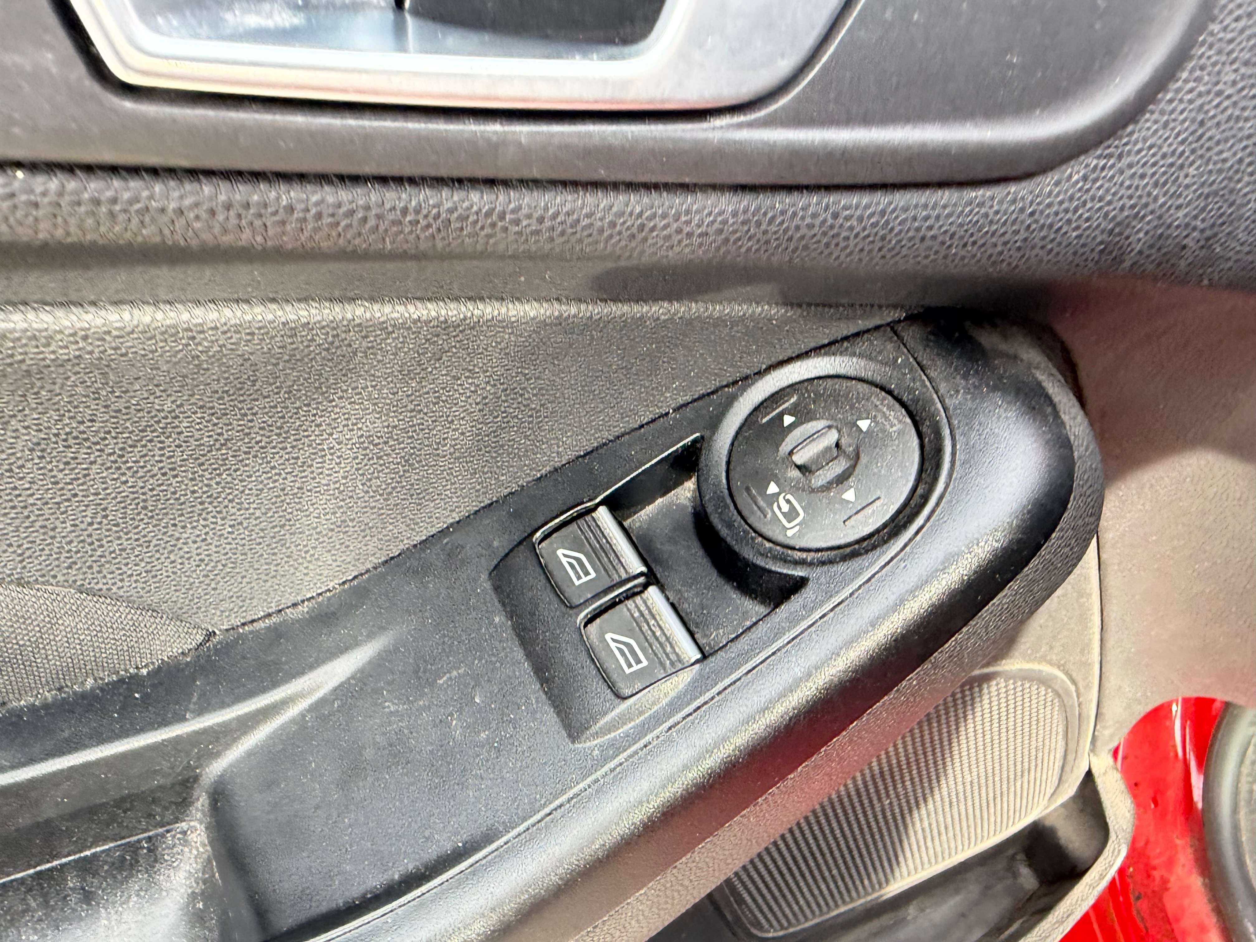 Ford Fiesta Fiesta 1.5 TDCi EURO 6 B / AIRCO / LED / 5 PORTES / DEGAT CARROSSERIE