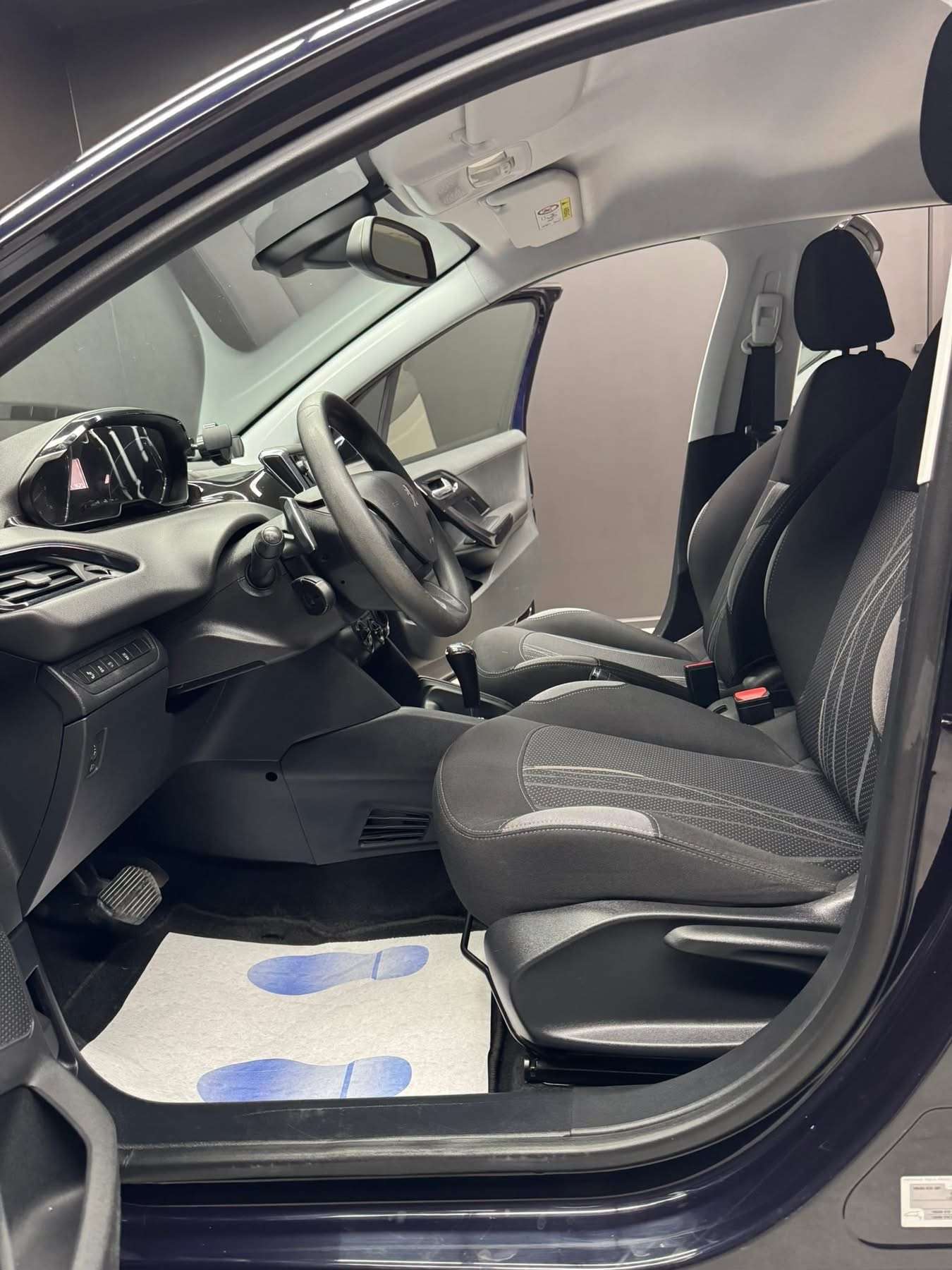 Peugeot 208 208 1.4 HDi "Boîte Auto" 12 mois de garantie**