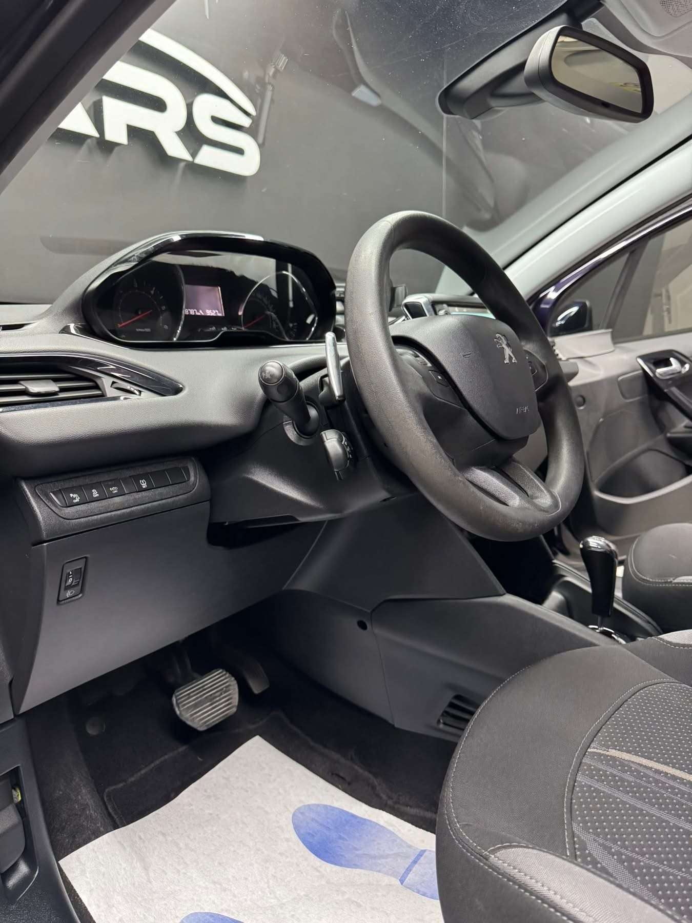 Peugeot 208 208 1.4 HDi "Boîte Auto" 12 mois de garantie**