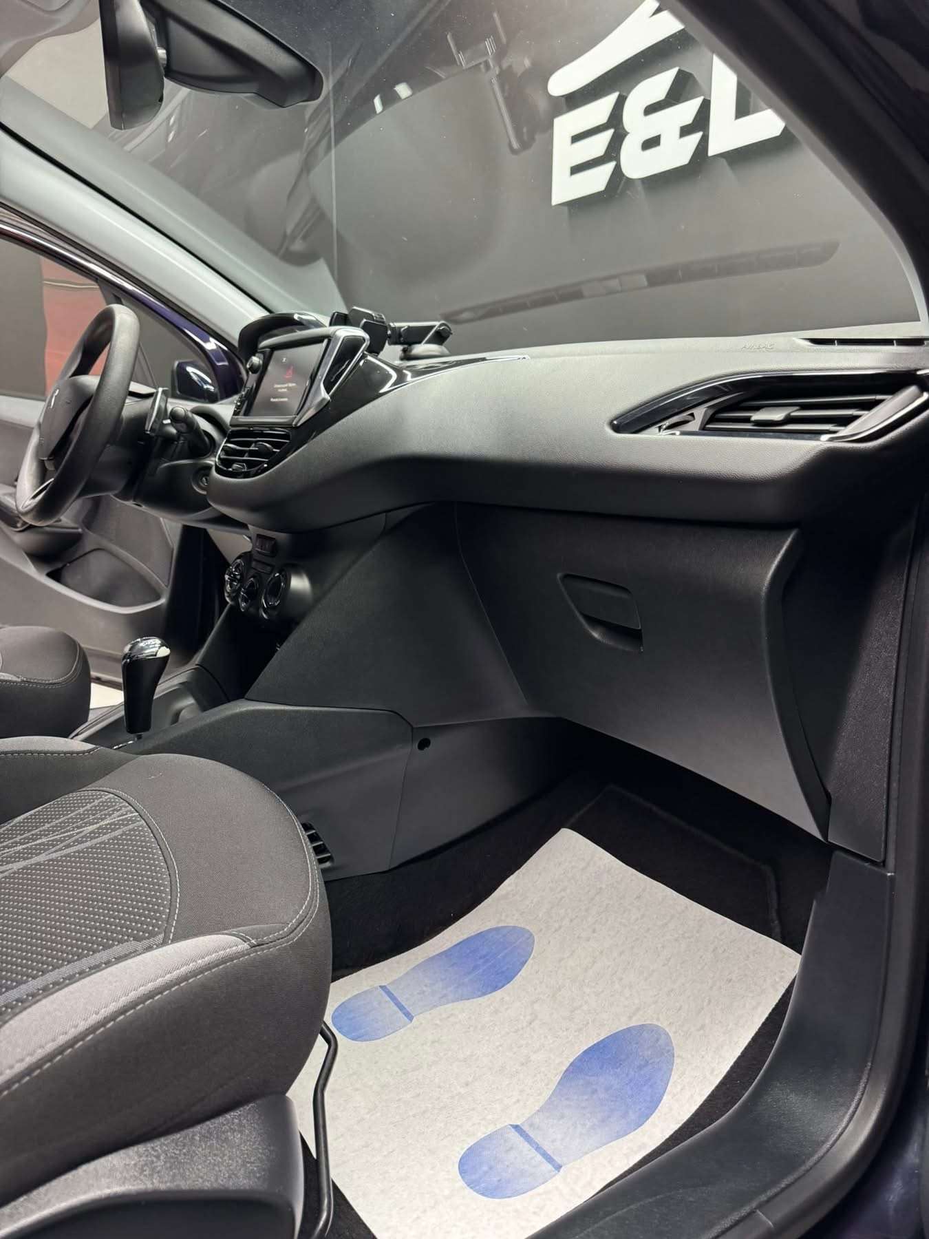 Peugeot 208 208 1.4 HDi "Boîte Auto" 12 mois de garantie**