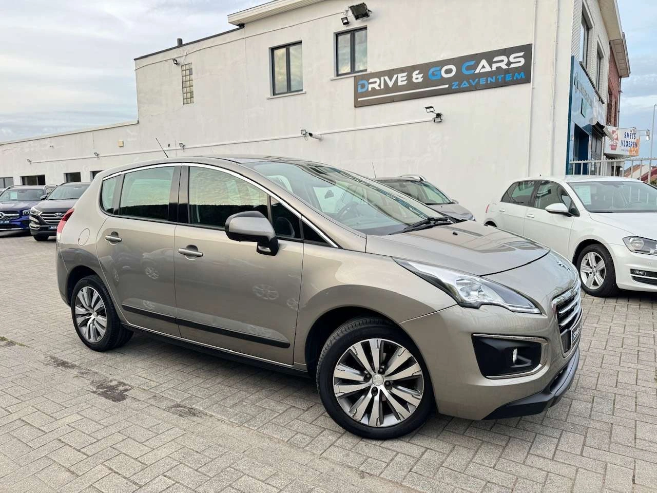 Peugeot 3008 1.6 e-HDi ** 1 JAAR GARANTIE ** !!