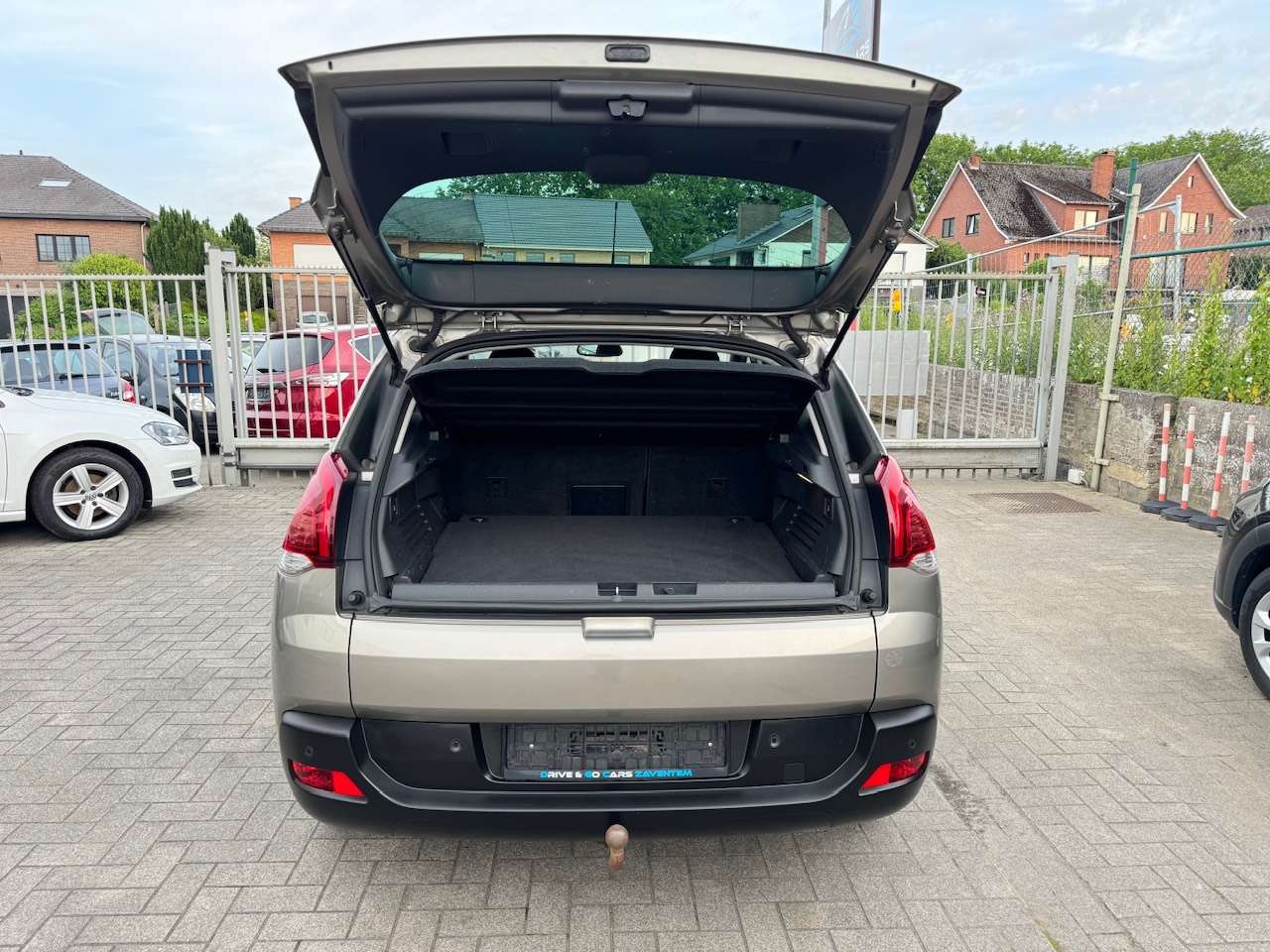 Peugeot 3008 1.6 e-HDi ** 1 JAAR GARANTIE ** !!