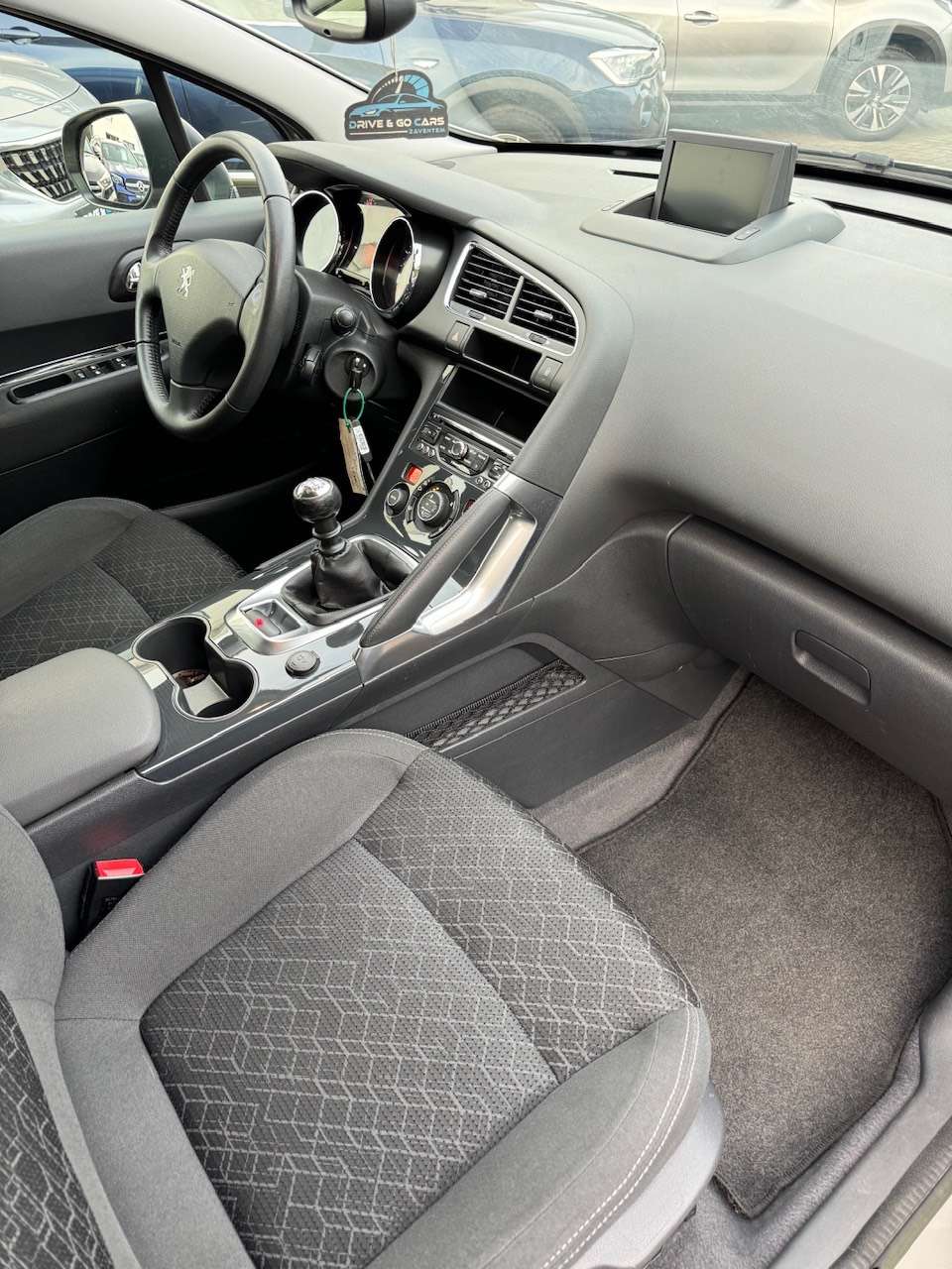 Peugeot 3008 1.6 e-HDi ** 1 JAAR GARANTIE ** !!