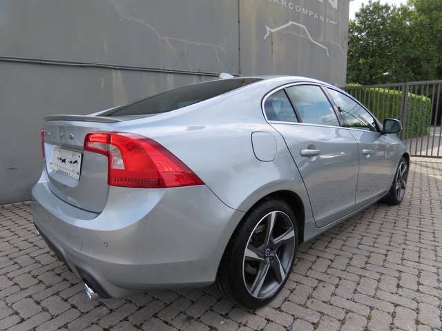 Volvo S60 S60 2.0 D2 Momentum R-Design