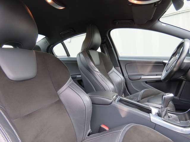 Volvo S60 S60 2.0 D2 Momentum R-Design