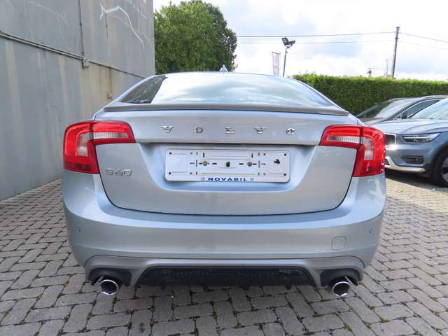Volvo S60 S60 2.0 D2 Momentum R-Design