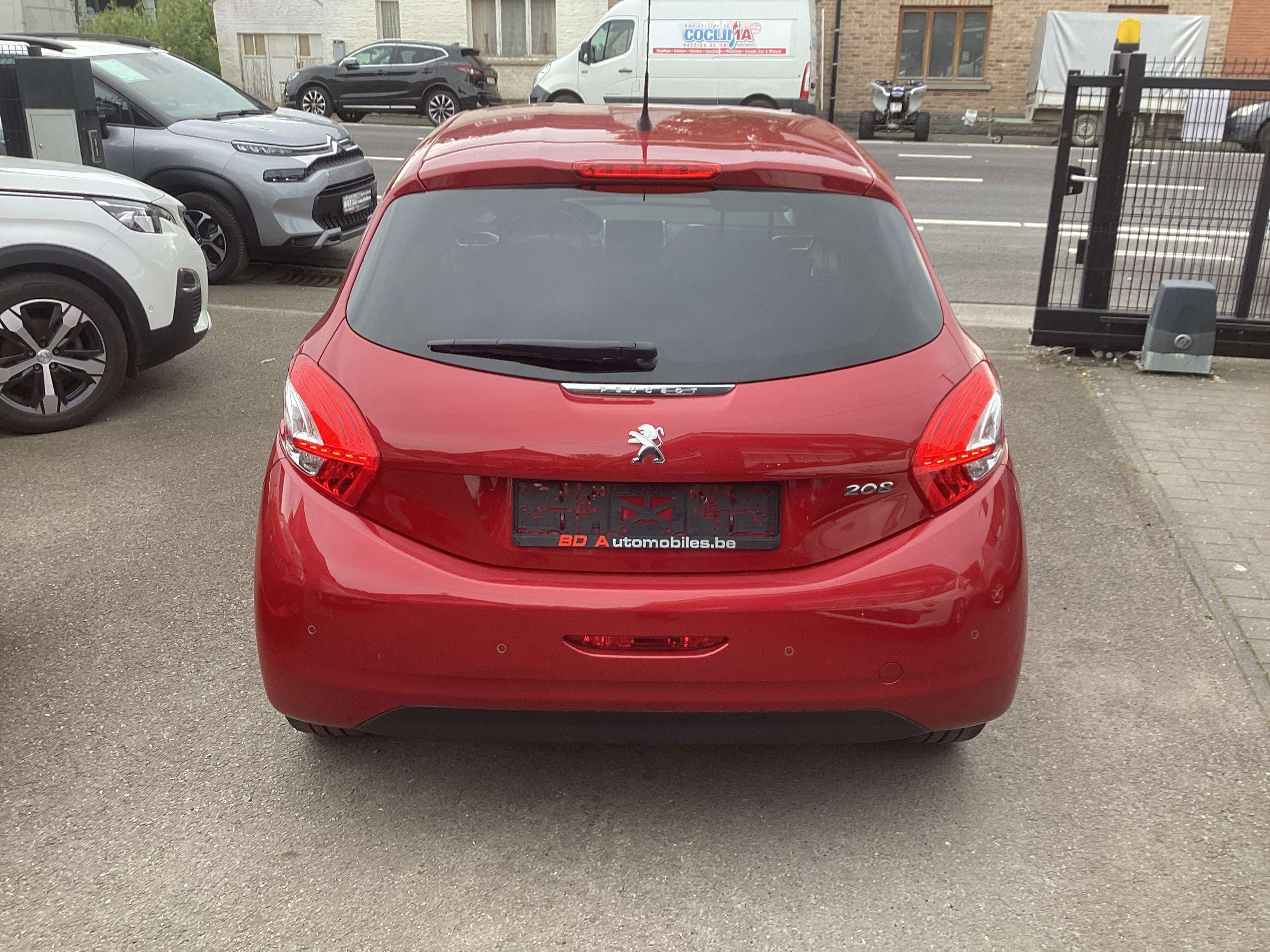 Peugeot 208 208 1.2i Style 65500KM🤩🤩🤩