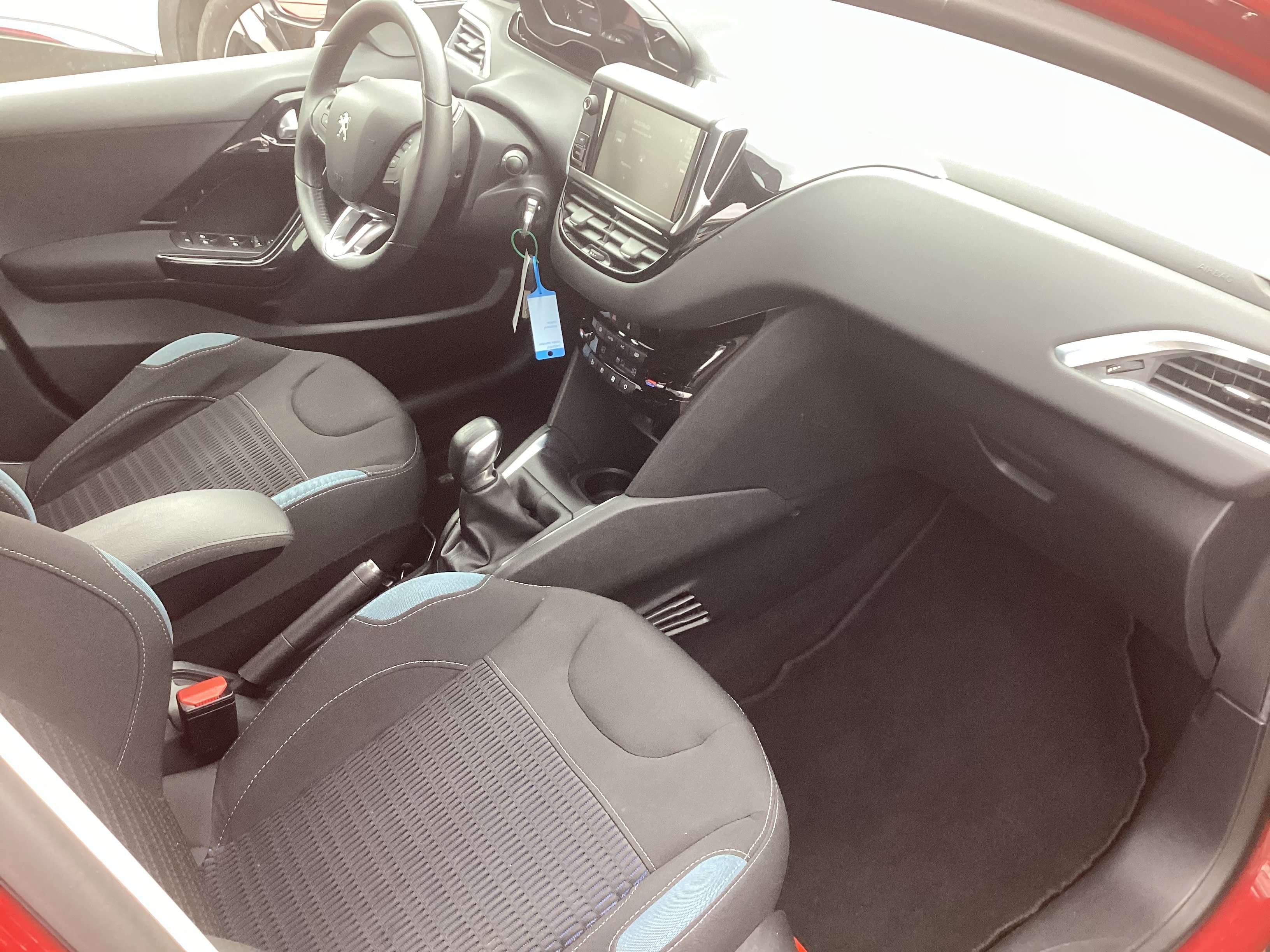 Peugeot 208 208 1.2i Style 65500KM🤩🤩🤩