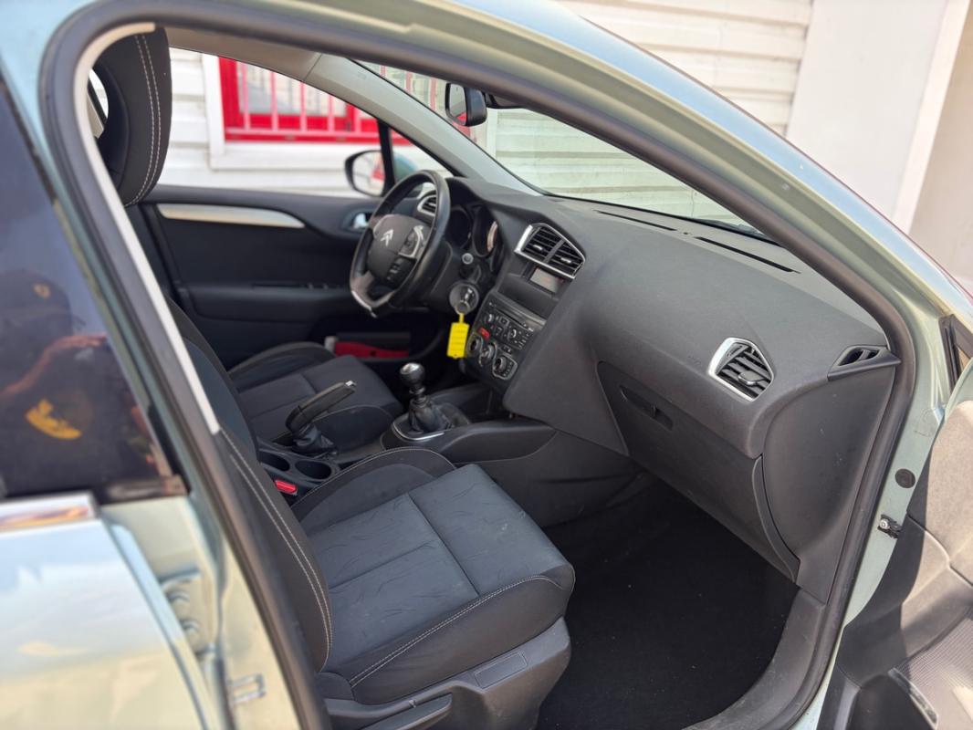 Citroen C4 1.6l HDI 169km Carnets D entretien Bluetooth Radar Régulateur USB AUX PAYEMENT EN 3Fois