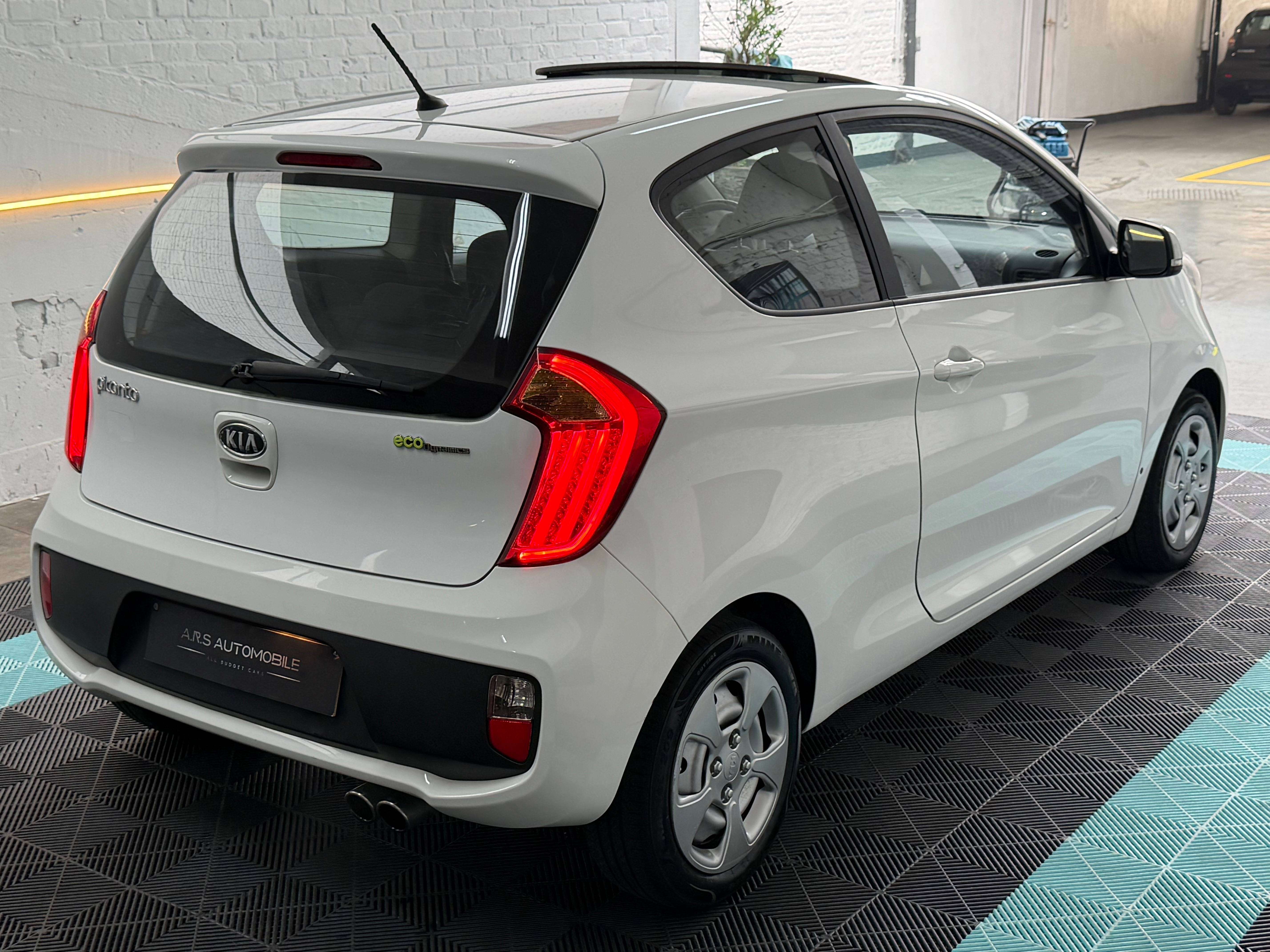 Kia Picanto 1.0i - Toit ouvrant - Tres belle etat - Garantie 12mois