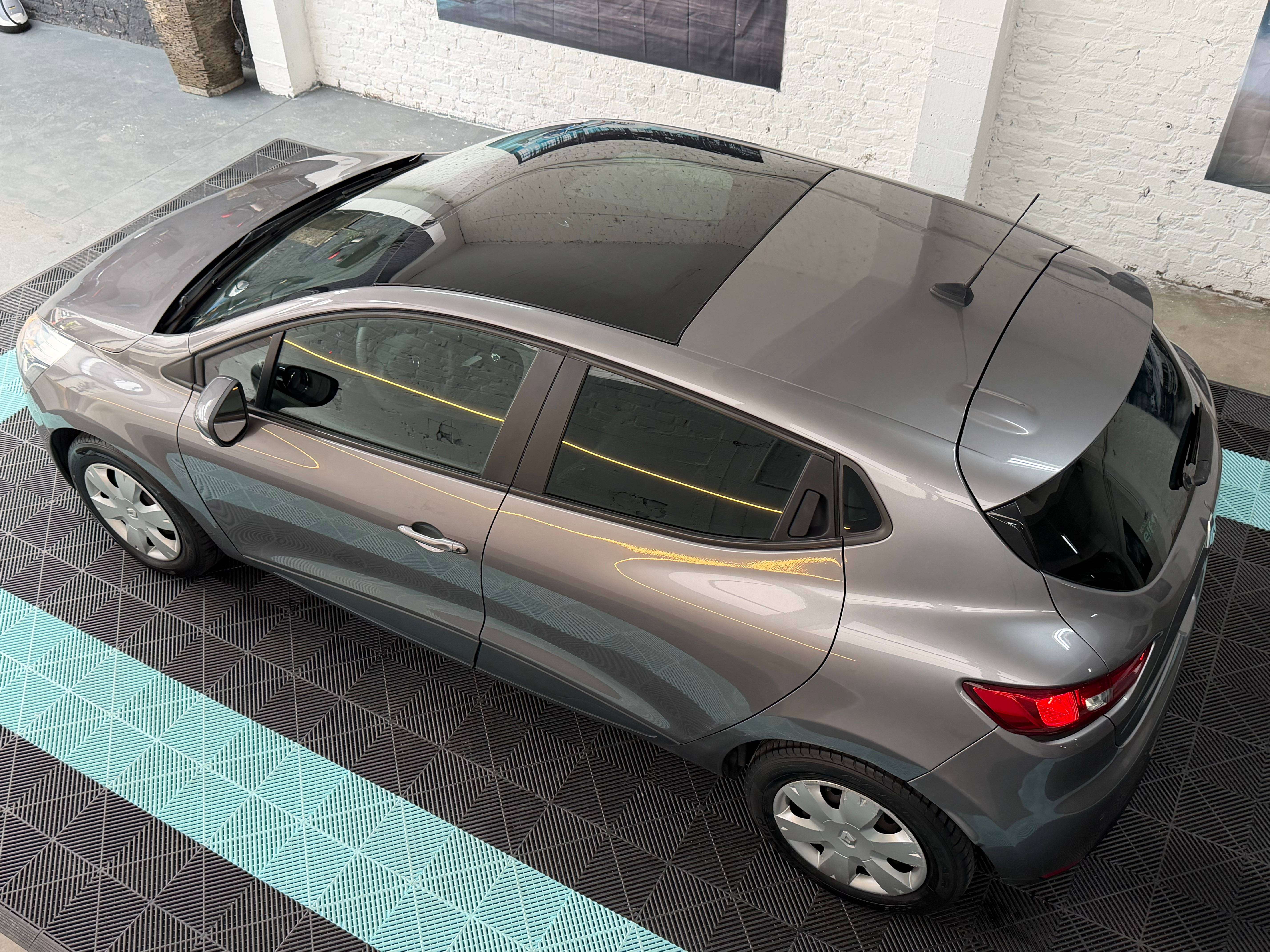 Renault Clio 1.2i Toit Panoramique - Led - Airco - Gps - Garantie 12mois
