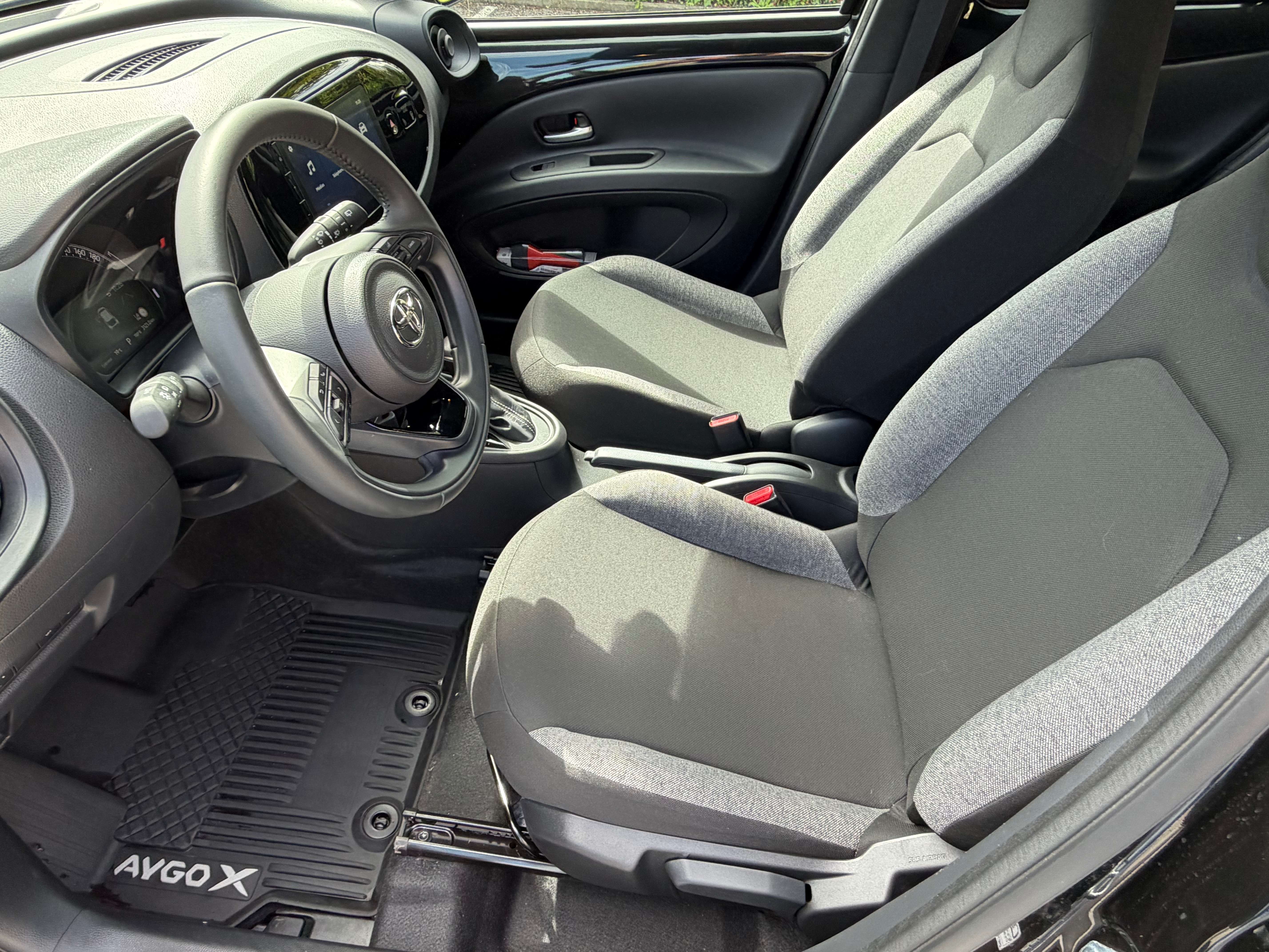 Toyota Aygo X 1.0 ESS/PLAY/ AUTOMATIQUE//3000KM//GARANTIE