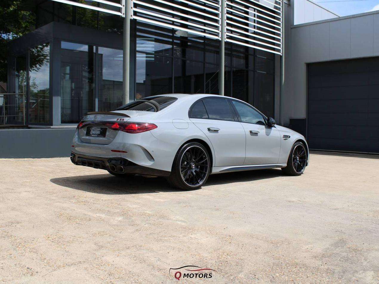Mercedes-Benz E 53 AMG Hybrid 4-Matic Edition 1-CARBON-HYPERSCREEN-PERFORMANCE-PANO-HUD-BURM-ACC