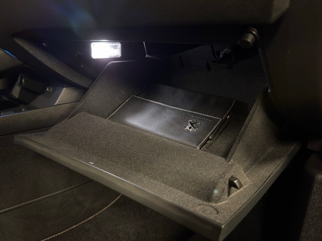 Peugeot 508 II ALLURE / BERLINE 1.2 TURBO 130 Cv BOITE AUTO EAT8 VIRTUAL COCKPIT - GARANTIE 1 AN