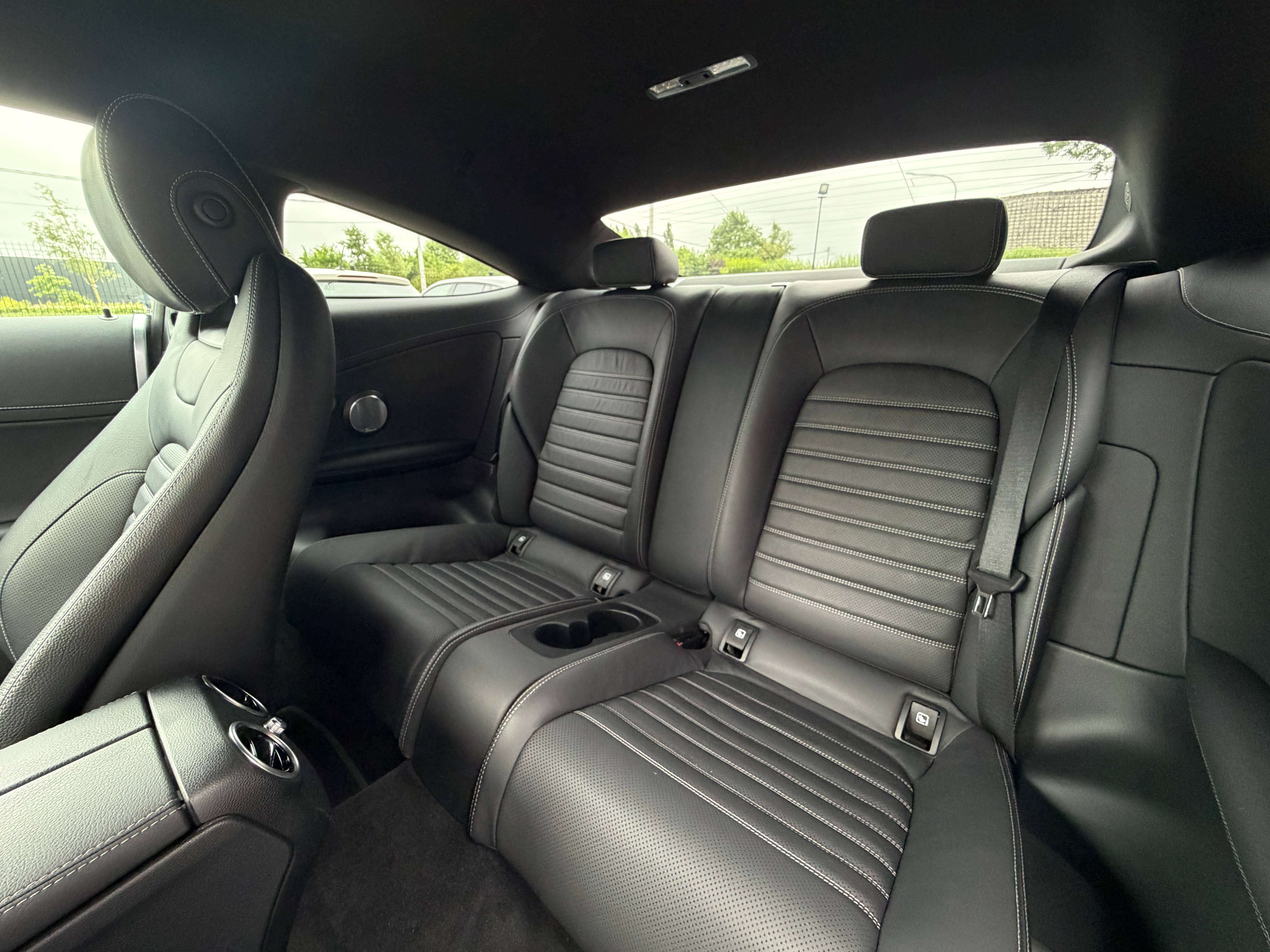 Mercedes-Benz C 180 Look C63 - Phase 2 - Caméra - Sg chauffants