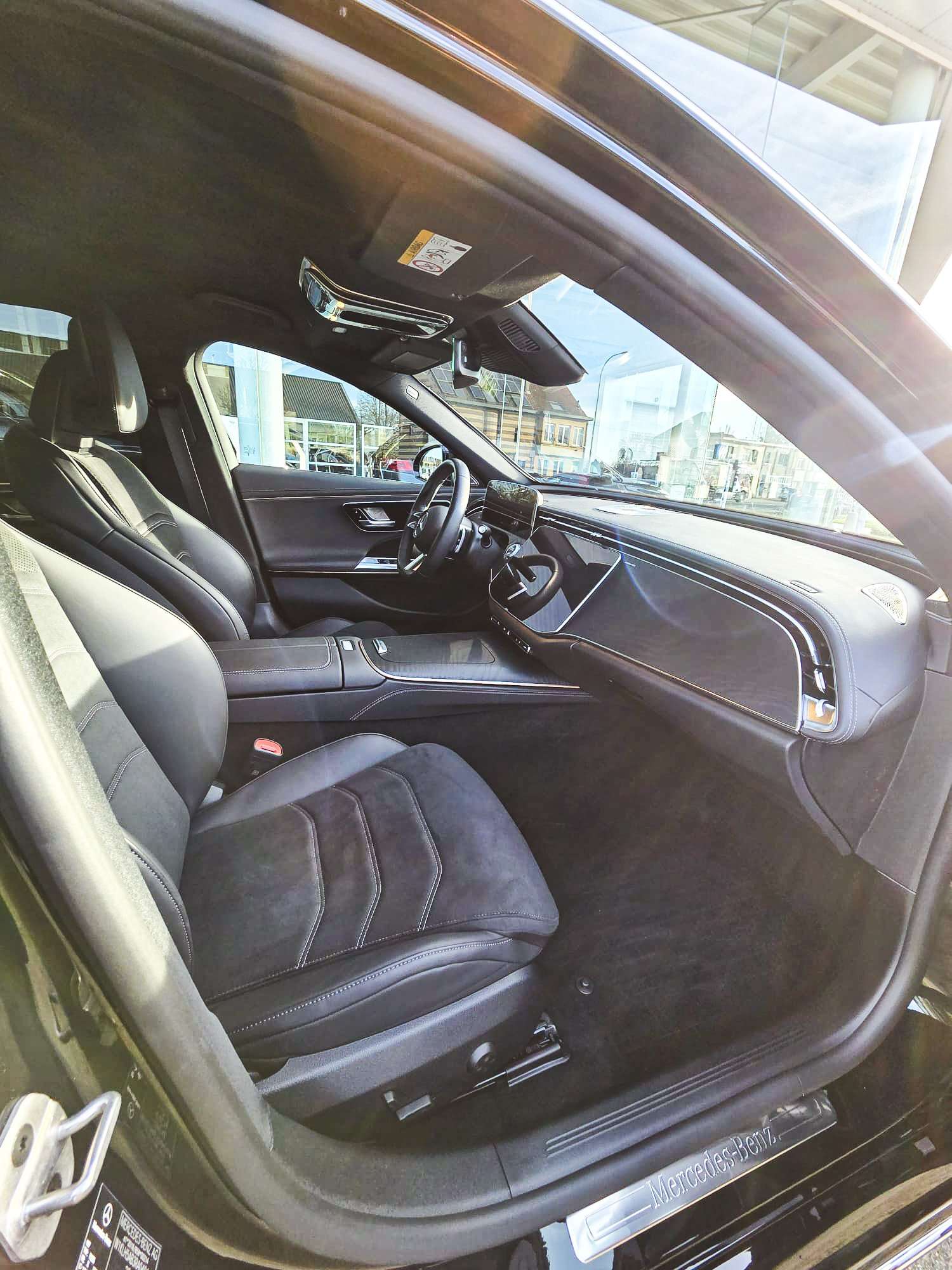 Mercedes-Benz E 200 Hybrid AMG Adv/Burmester/Camera/Keyless/20m Gar
