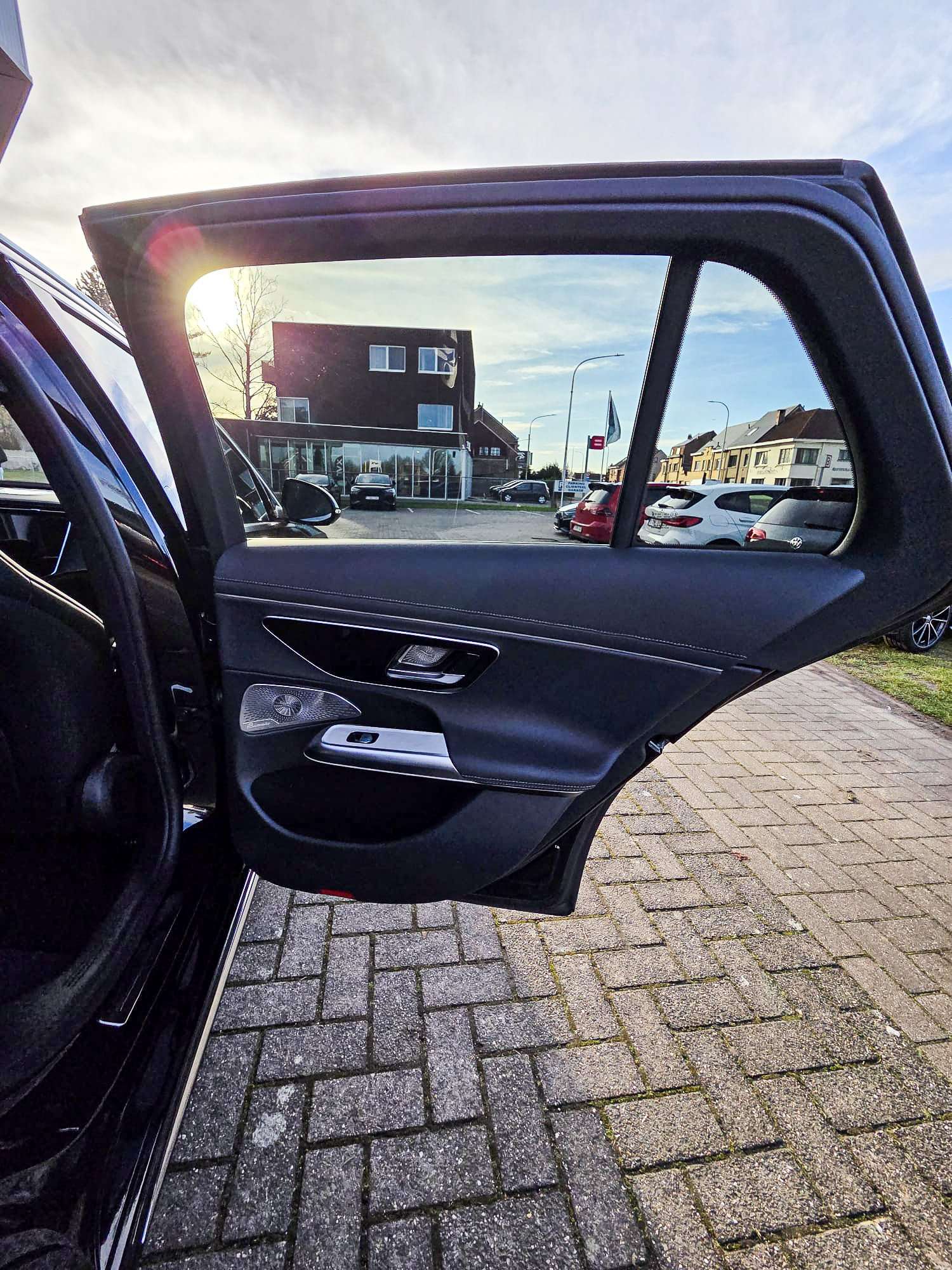 Mercedes-Benz E 200 Hybrid AMG Adv/Burmester/Camera/Keyless/20m Gar