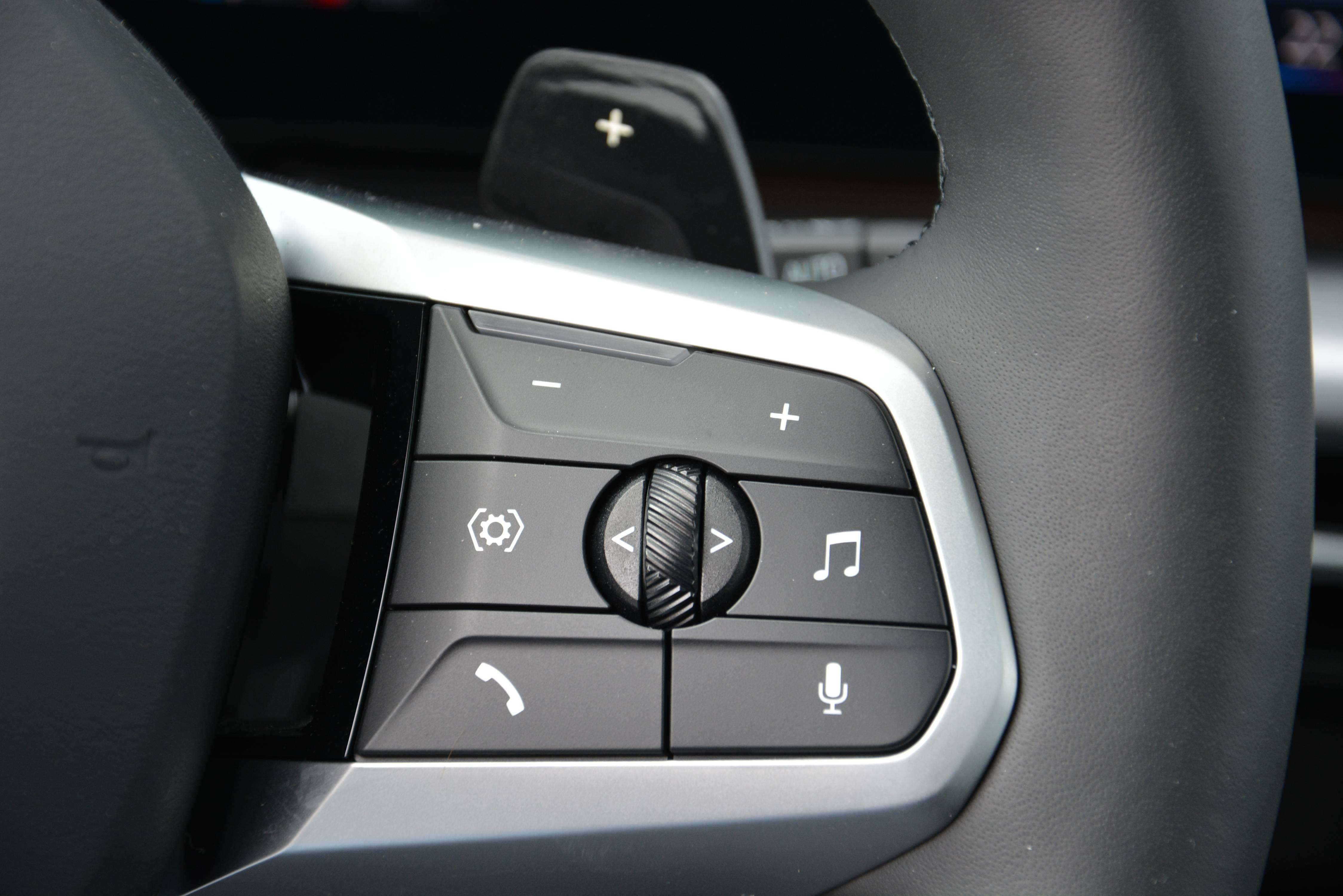 BMW X1 sDrive18i M-Sport/Pano/Keyless/Schadow line