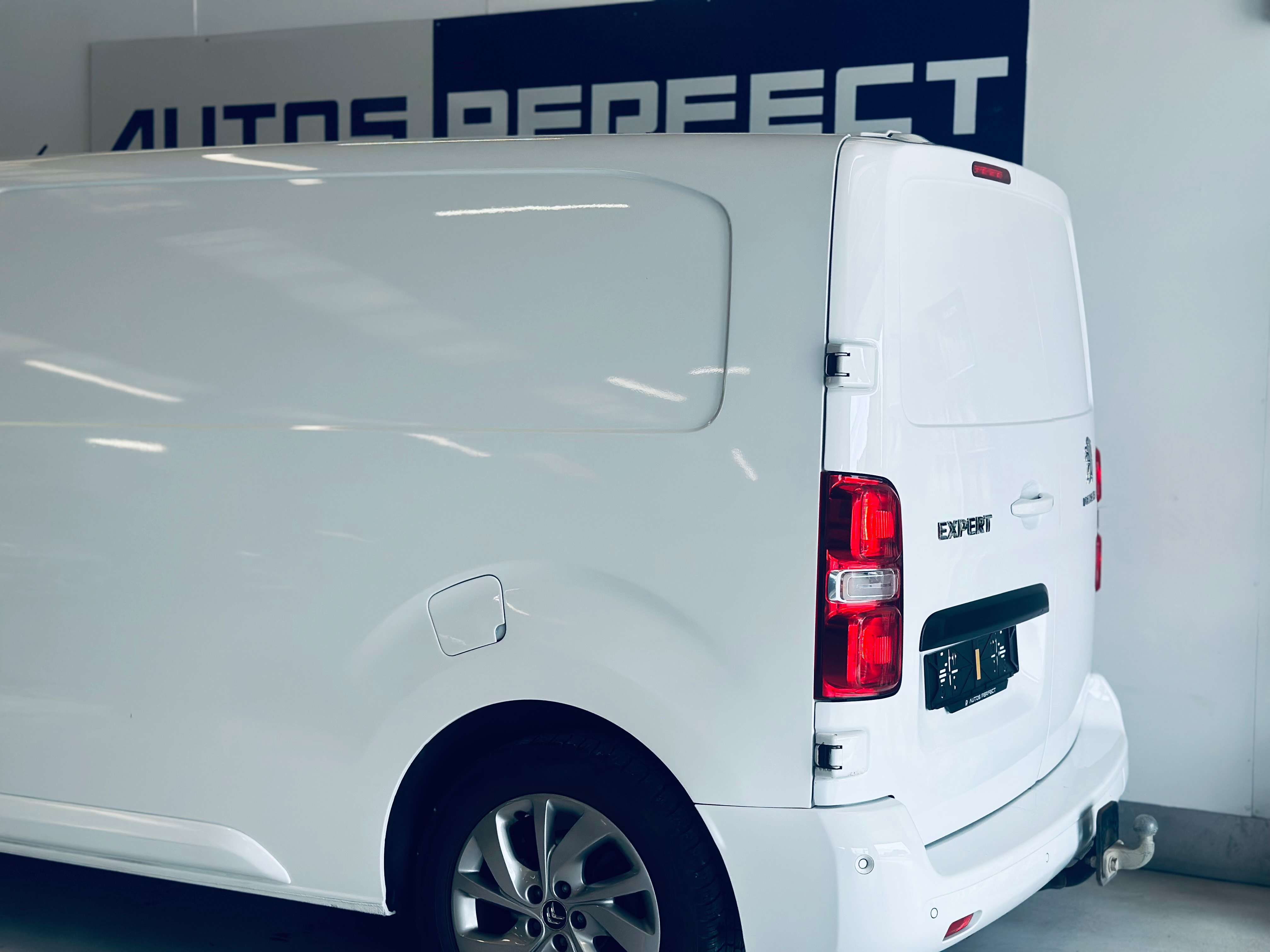 Peugeot Expert 2.0 BlueHDi L2 BOITE AUTO 3 PLACES PDC CAMERA NAVI CLIM