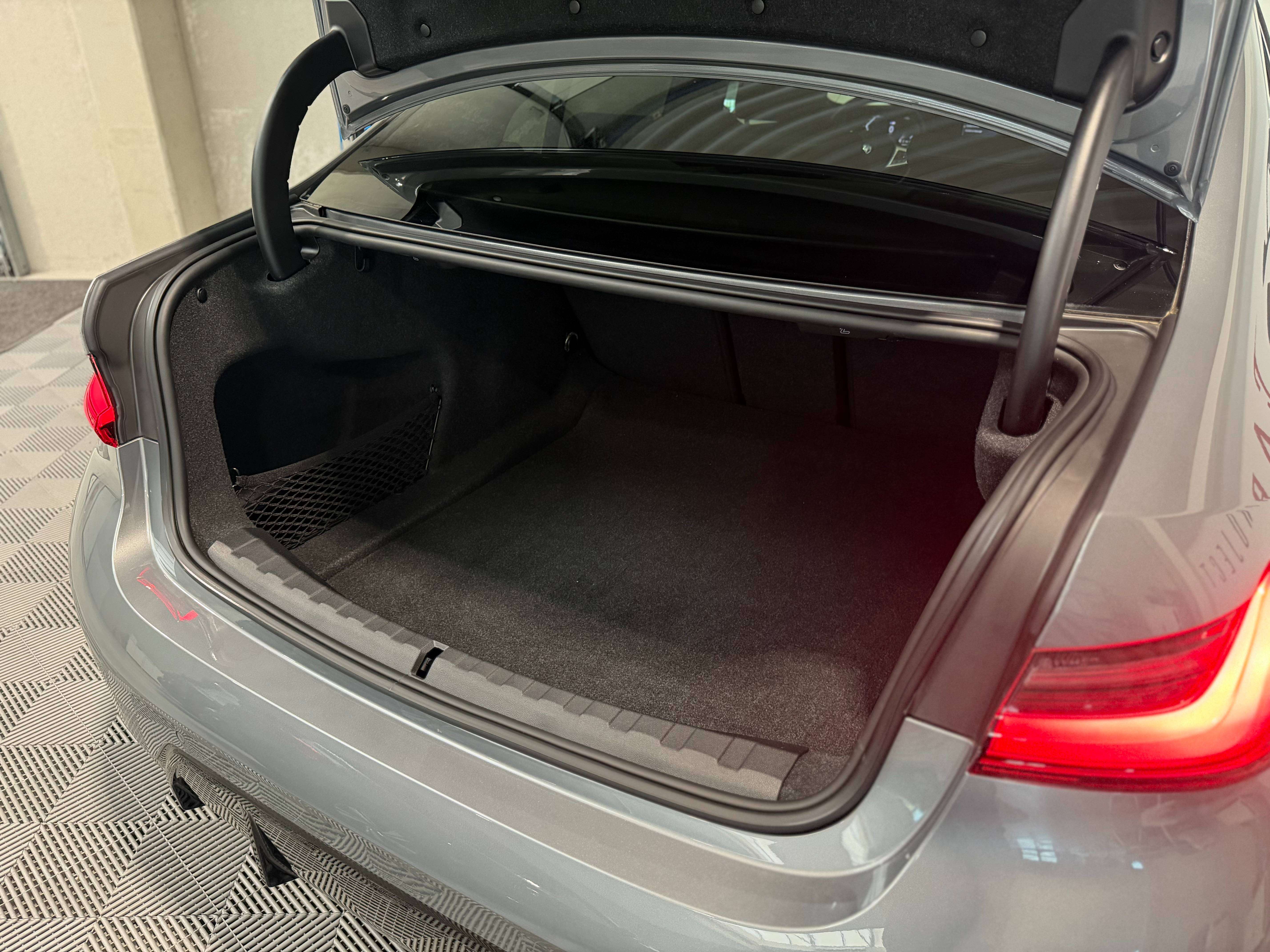 BMW 318 iA, PACK M, Apple Car-Play, Capteurs AV/AR, LED