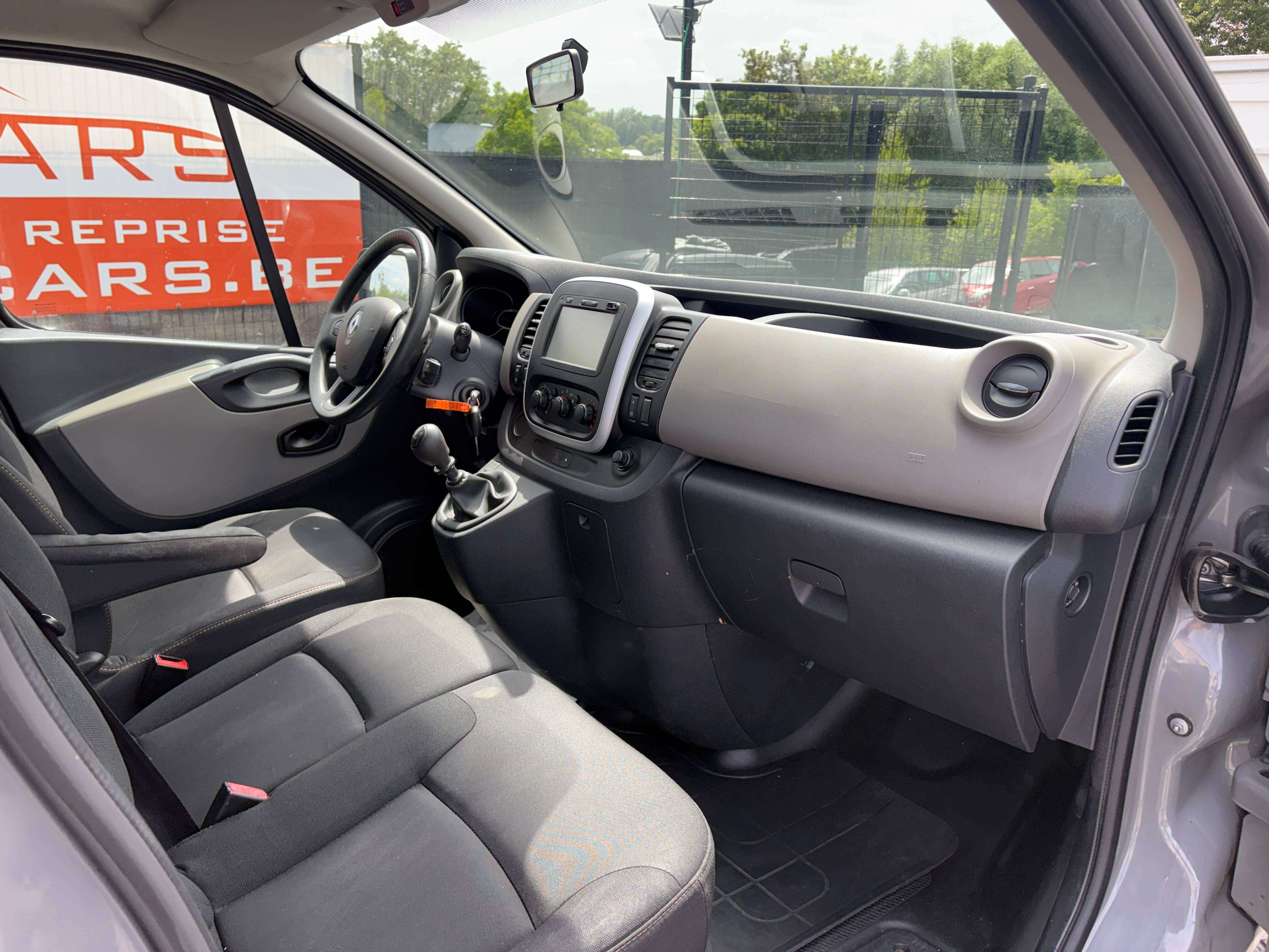 Renault Trafic Passenger 1.6 dCi Energy Twin Turbo Luxe 9PL.