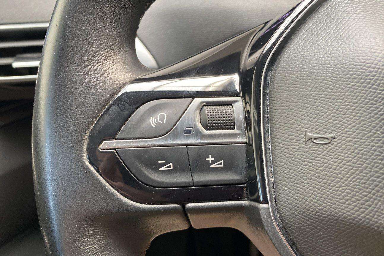 Peugeot 5008 II Allure Pack* GPS Caméra