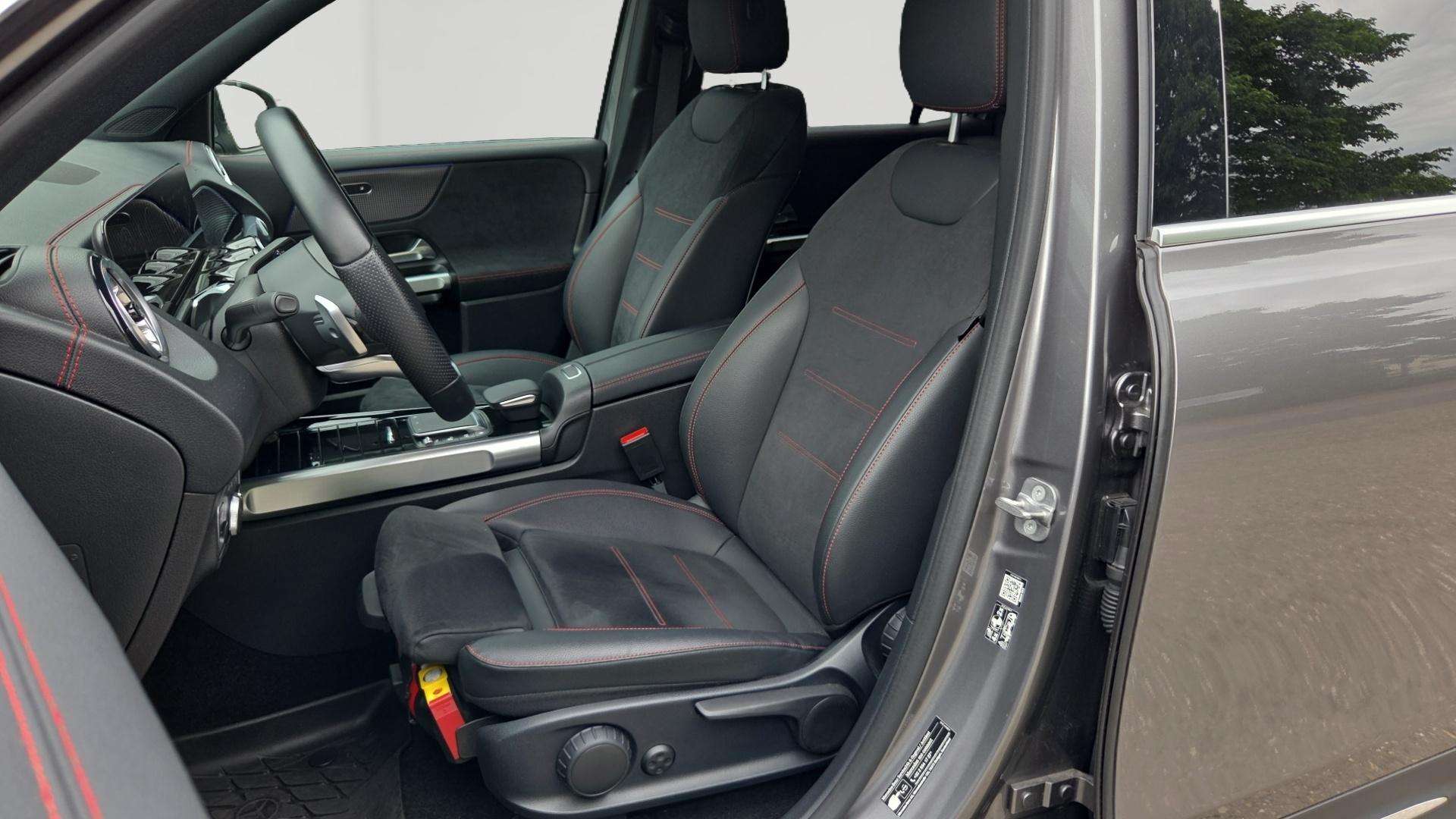 Mercedes-Benz EQB 300 EQB 4MATIC AMG Line