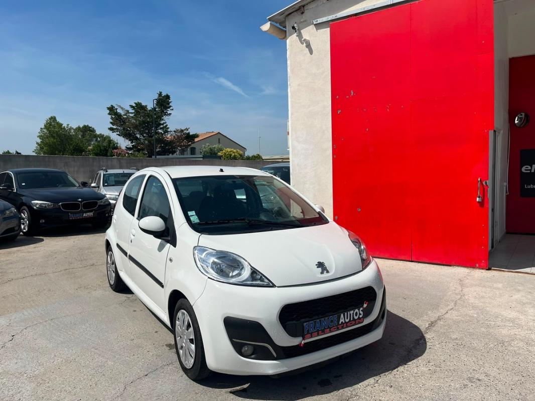 Peugeot 107 1.0i 68 CH BOITE AUTOMATIQUE 5 PORTES – ENTIÈREMENT RÉVISÉE & GARANTIE 12 MOIS