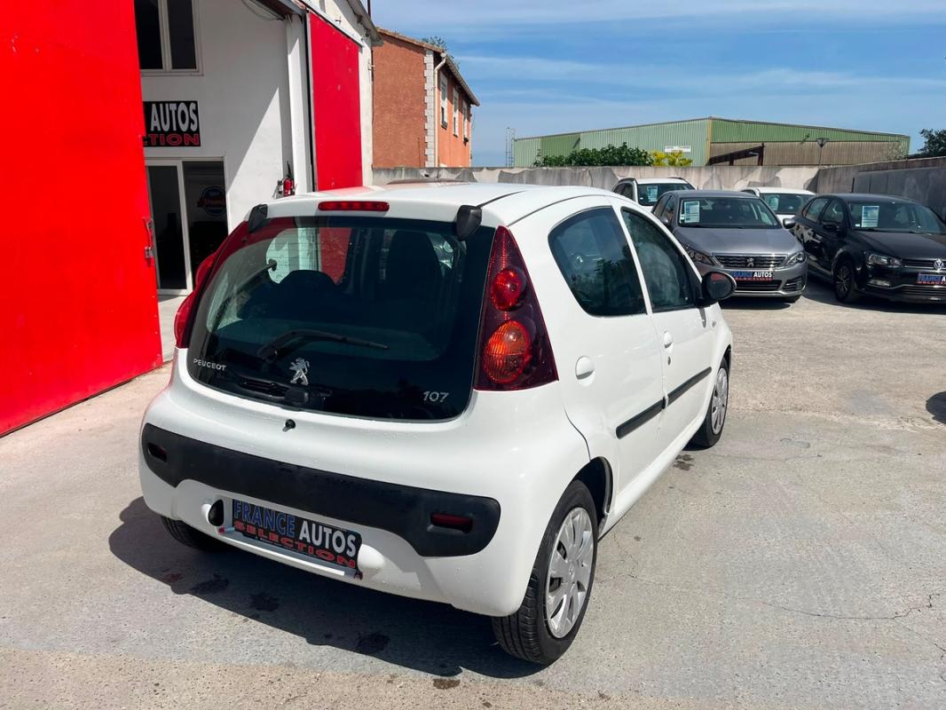 Peugeot 107 1.0i 68 CH BOITE AUTOMATIQUE 5 PORTES – ENTIÈREMENT RÉVISÉE & GARANTIE 12 MOIS