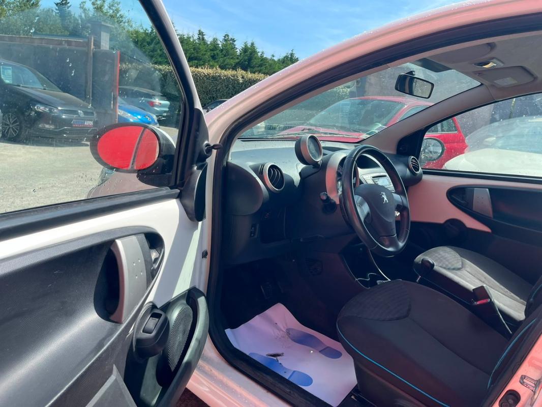 Peugeot 107 1.0i 68 CH BOITE AUTOMATIQUE 5 PORTES – ENTIÈREMENT RÉVISÉE & GARANTIE 12 MOIS