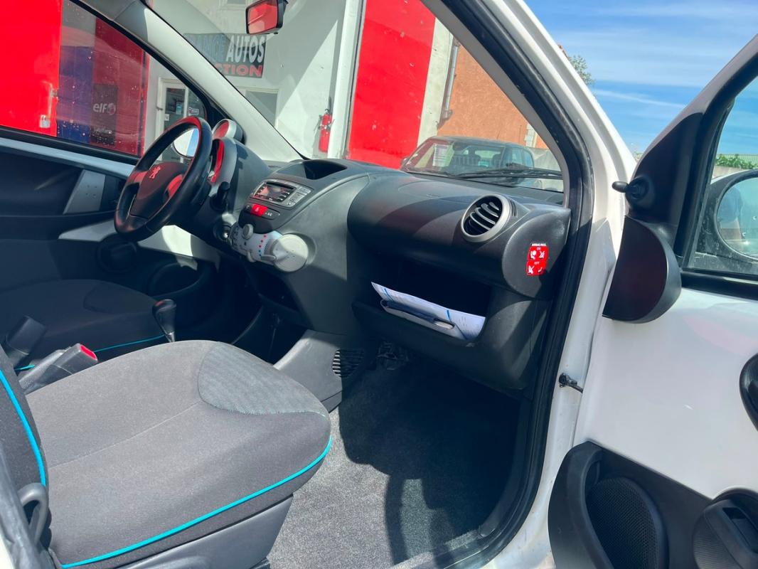 Peugeot 107 1.0i 68 CH BOITE AUTOMATIQUE 5 PORTES – ENTIÈREMENT RÉVISÉE & GARANTIE 12 MOIS