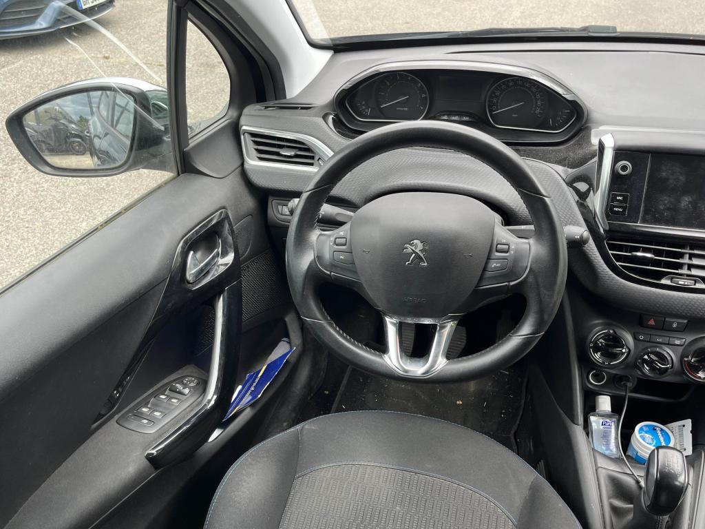 Peugeot 208 1.2i PureTech 12V S&S - 82 BERLINE Signature PHASE 2