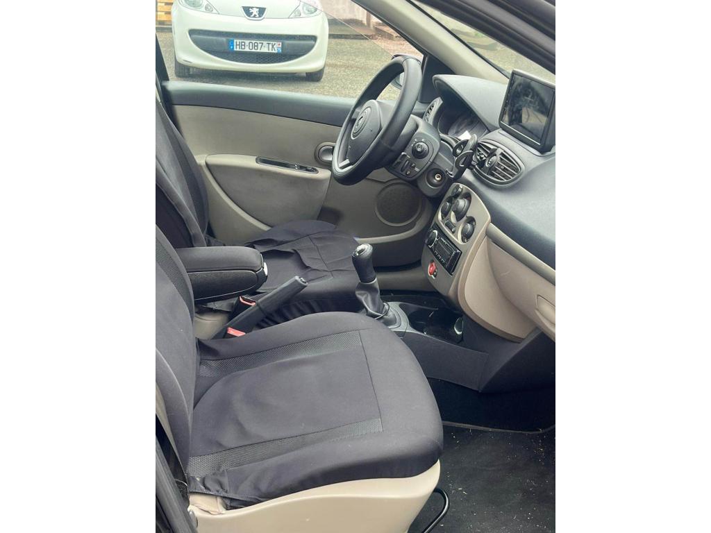 Renault Clio 1.2i 16V - 75 III BERLINE Authentique PHASE 1