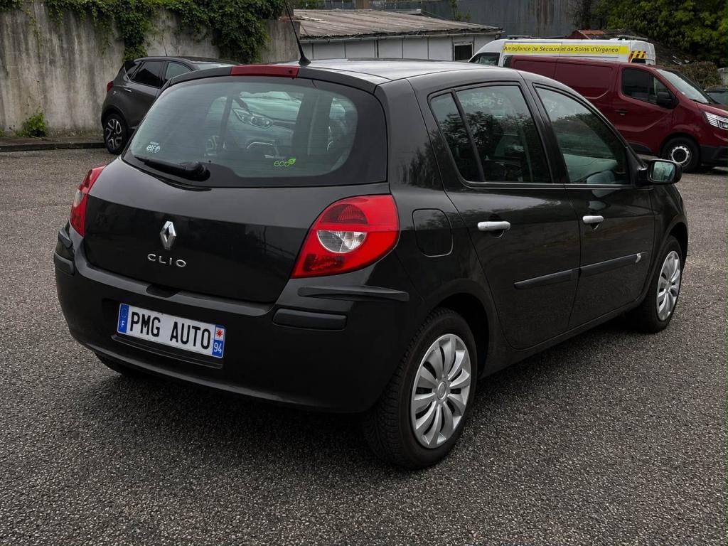 Renault Clio 1.2i 16V - 75 III BERLINE Authentique PHASE 1