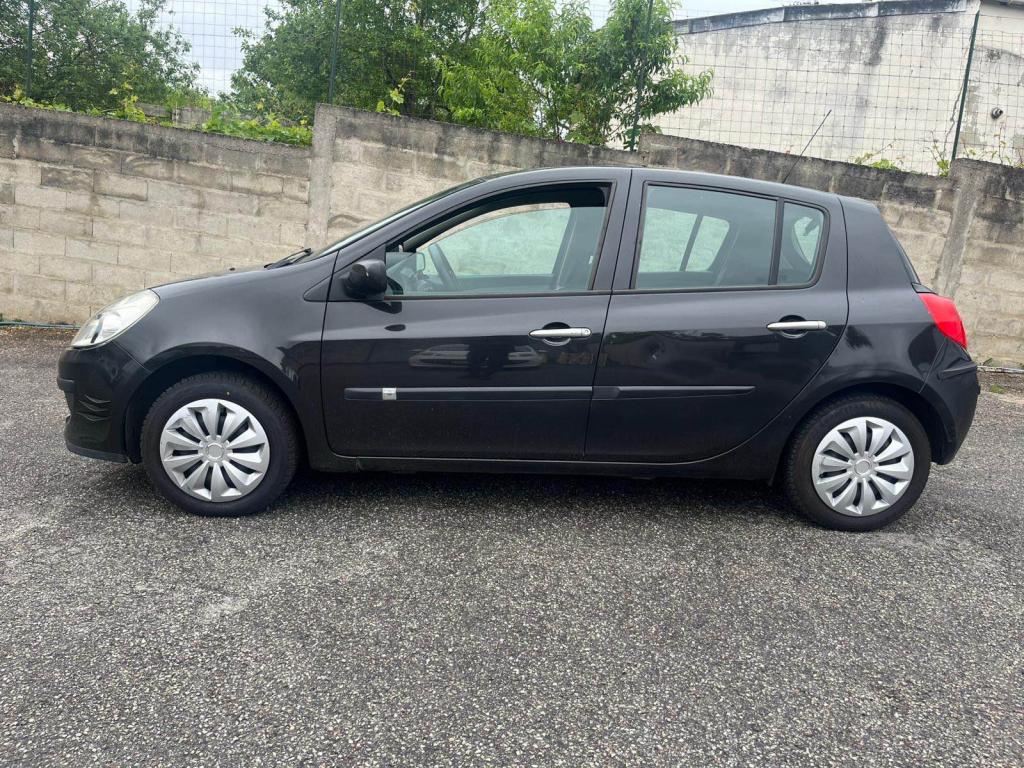 Renault Clio 1.2i 16V - 75 III BERLINE Authentique PHASE 1