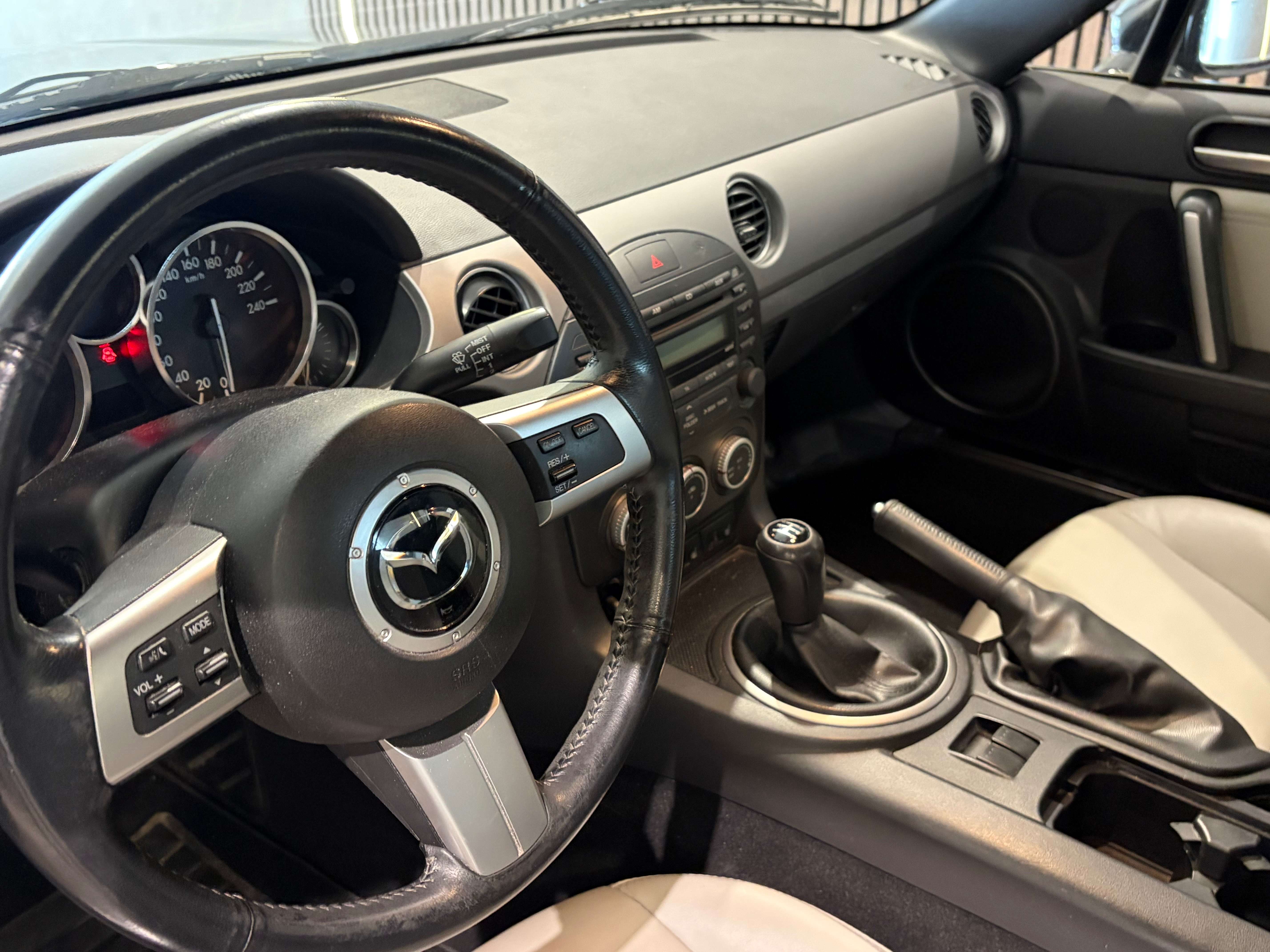 Mazda MX-5 MX-5 1.8i Active   Technic