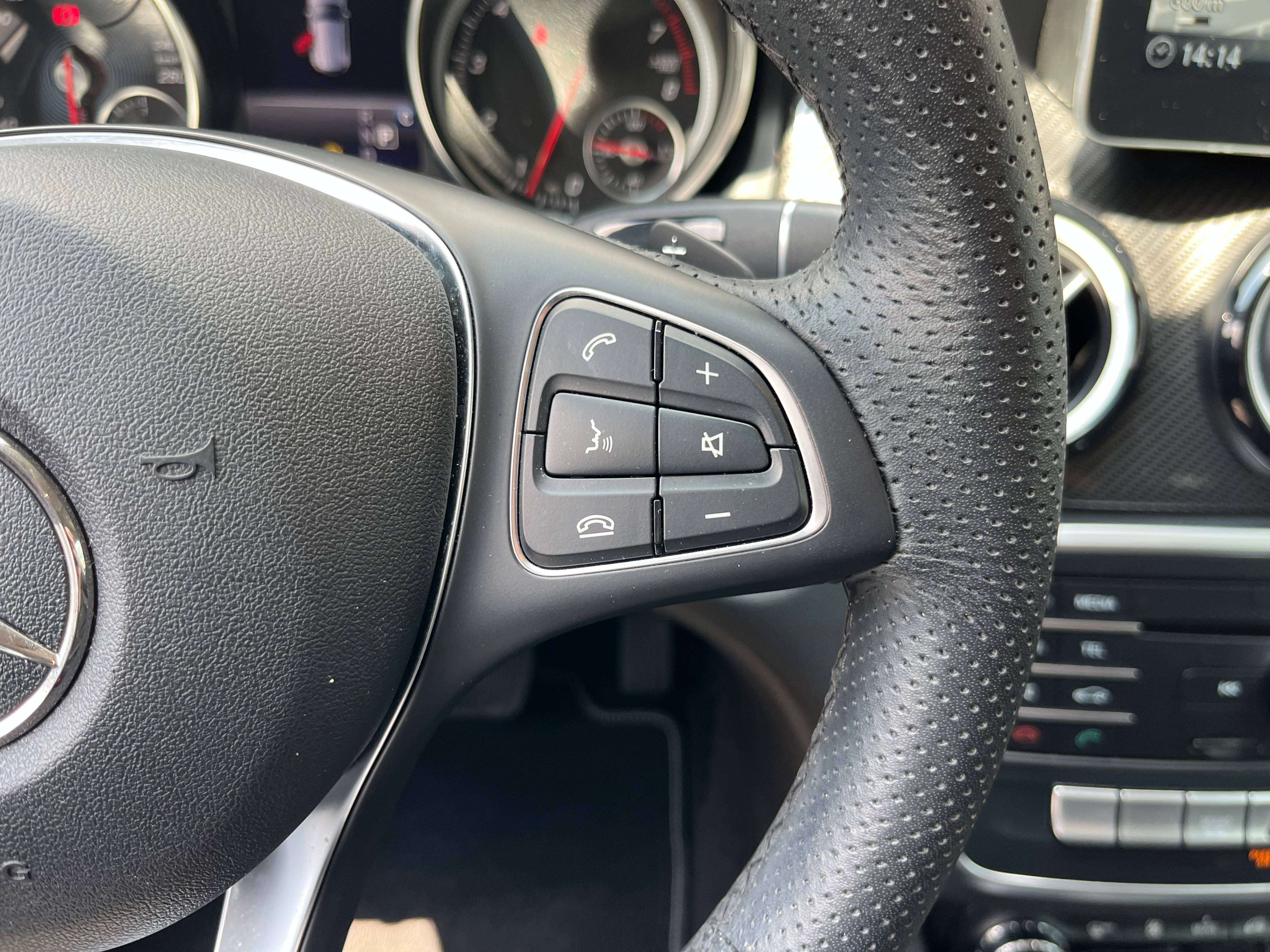 Mercedes-Benz GLA 180 GLA 180 (EU6.2)