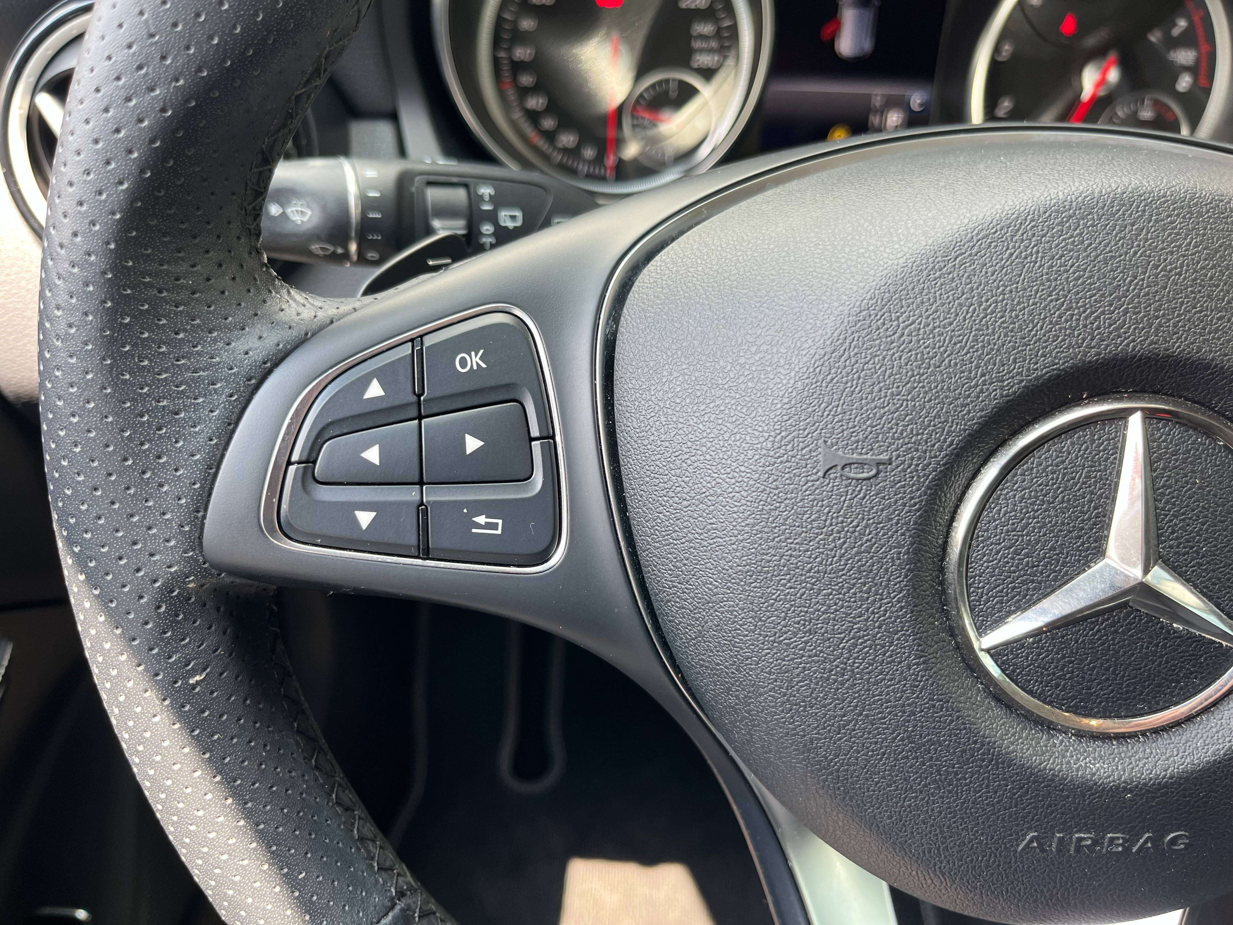 Mercedes-Benz GLA 180 GLA 180 (EU6.2)