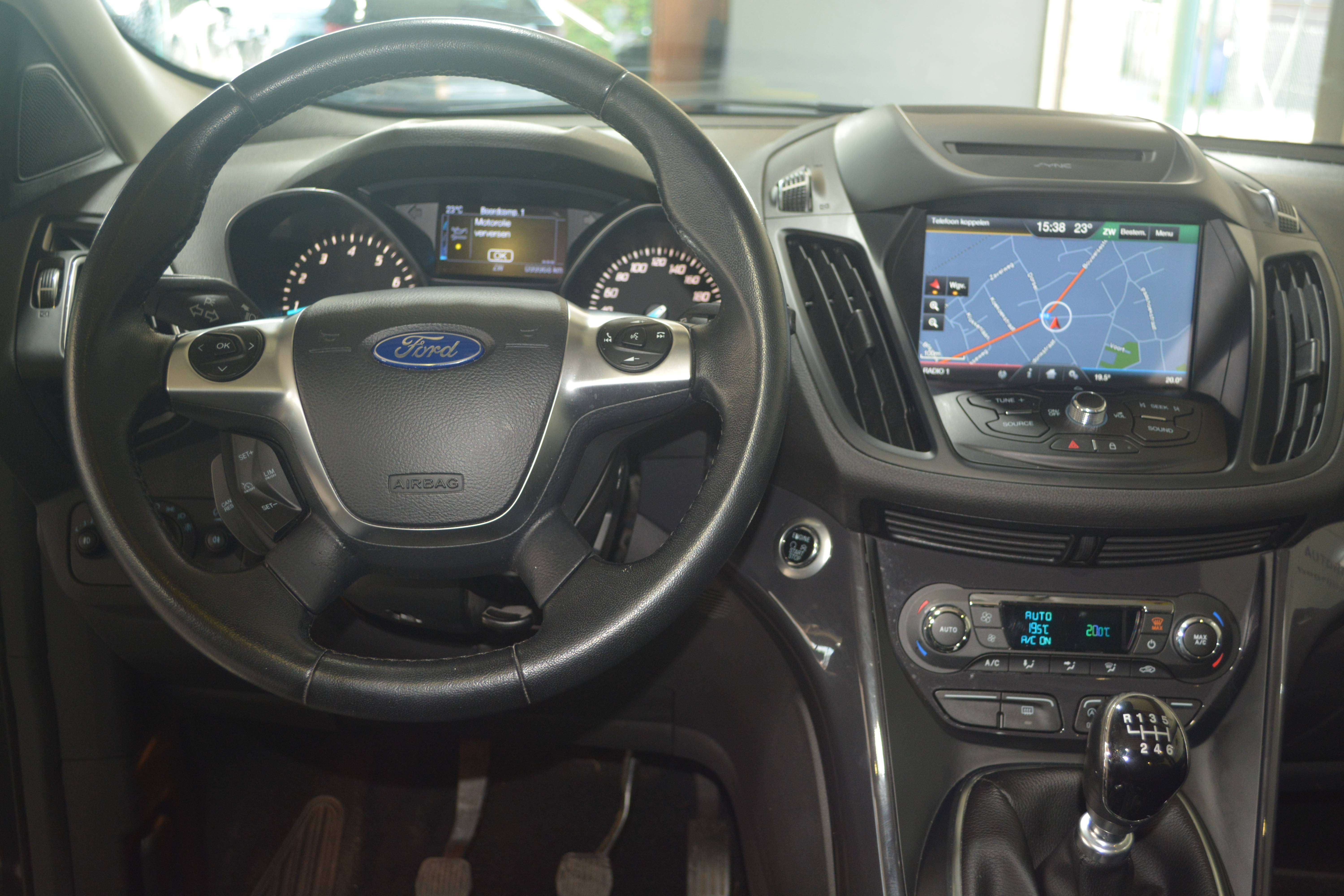 Ford Kuga Kuga 1.5 EcoBoost FWD Business Edition  S/S NAVI / LEDER/ PANO
