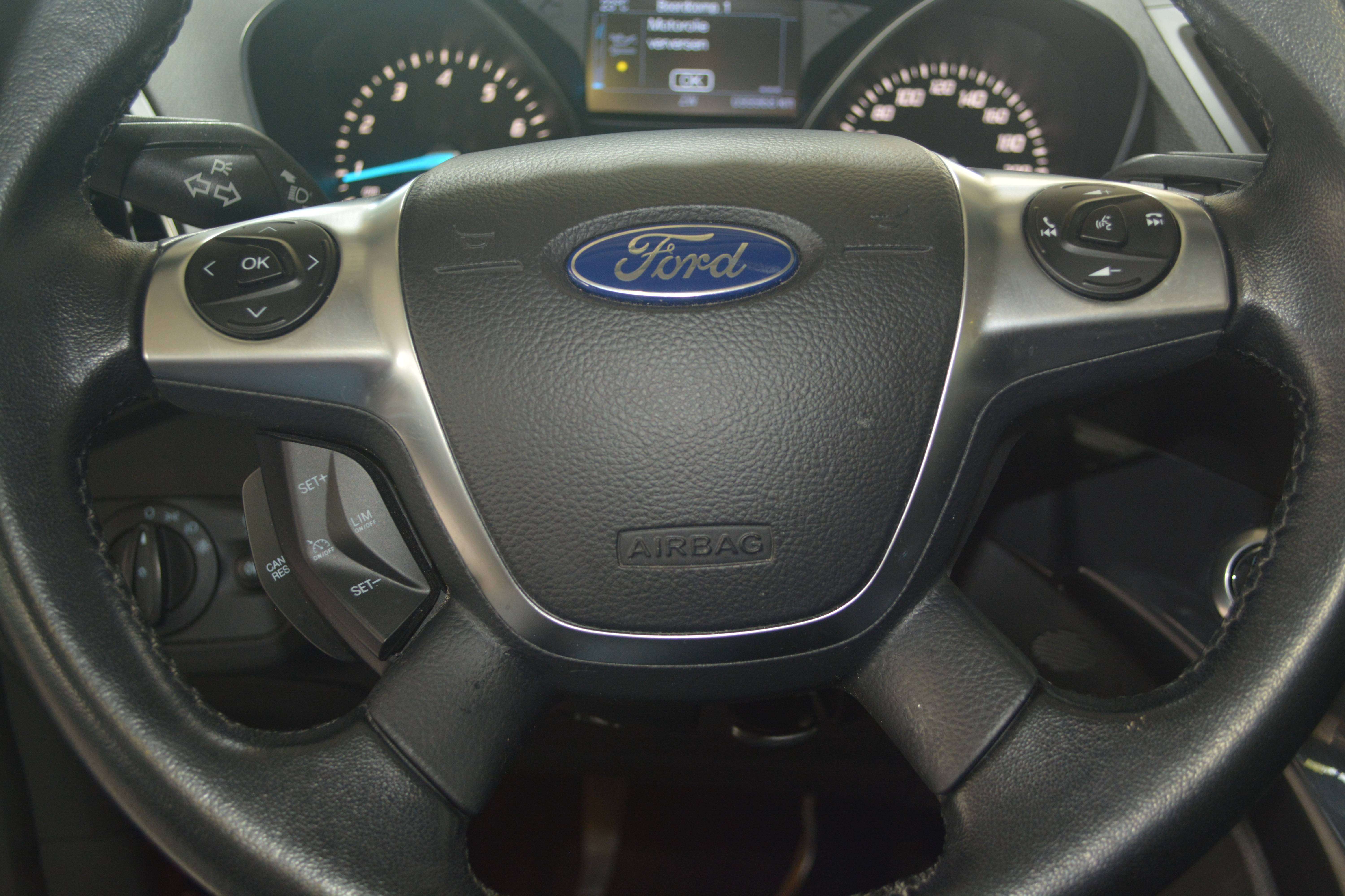 Ford Kuga Kuga 1.5 EcoBoost FWD Business Edition  S/S NAVI / LEDER/ PANO