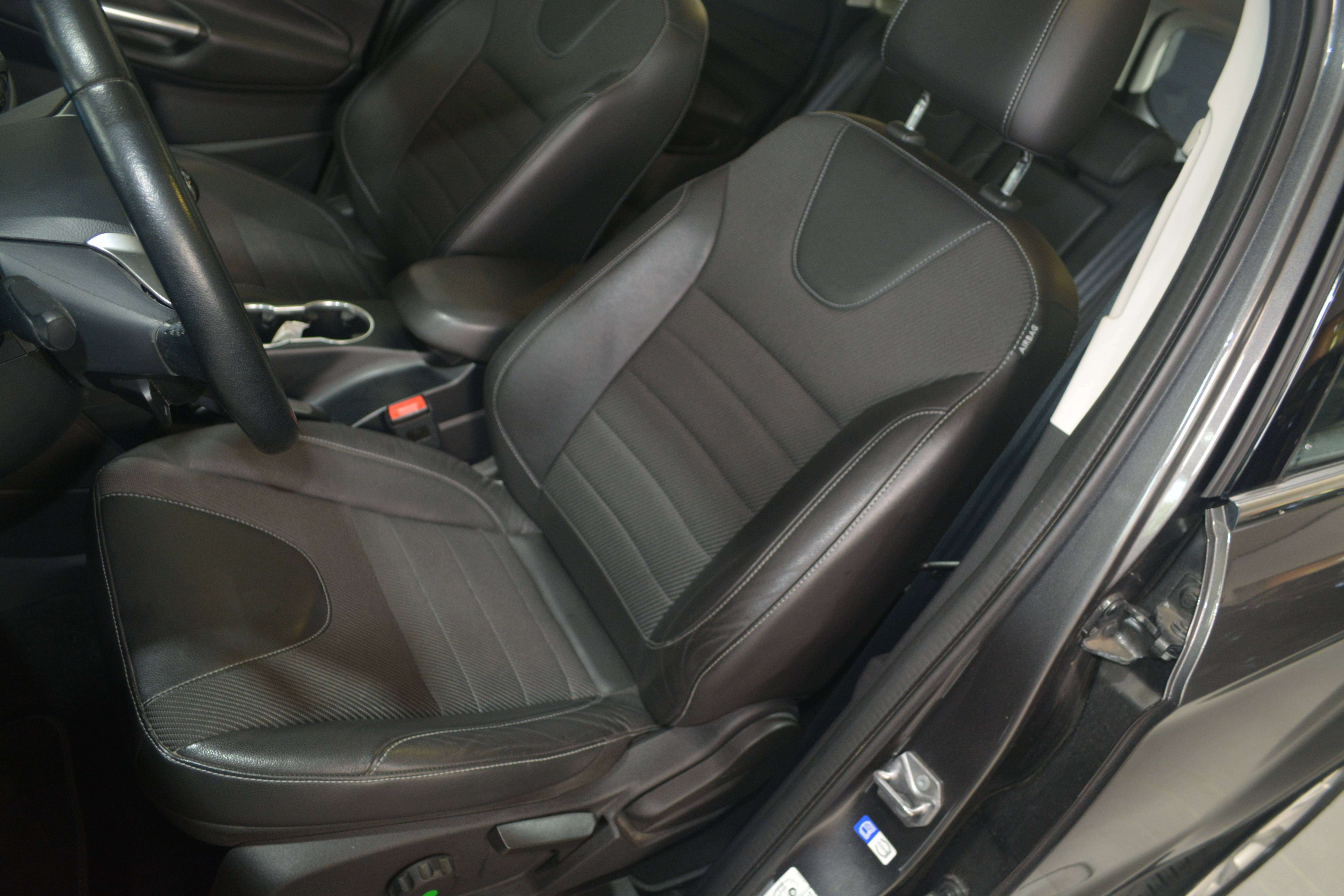 Ford Kuga Kuga 1.5 EcoBoost FWD Business Edition  S/S NAVI / LEDER/ PANO