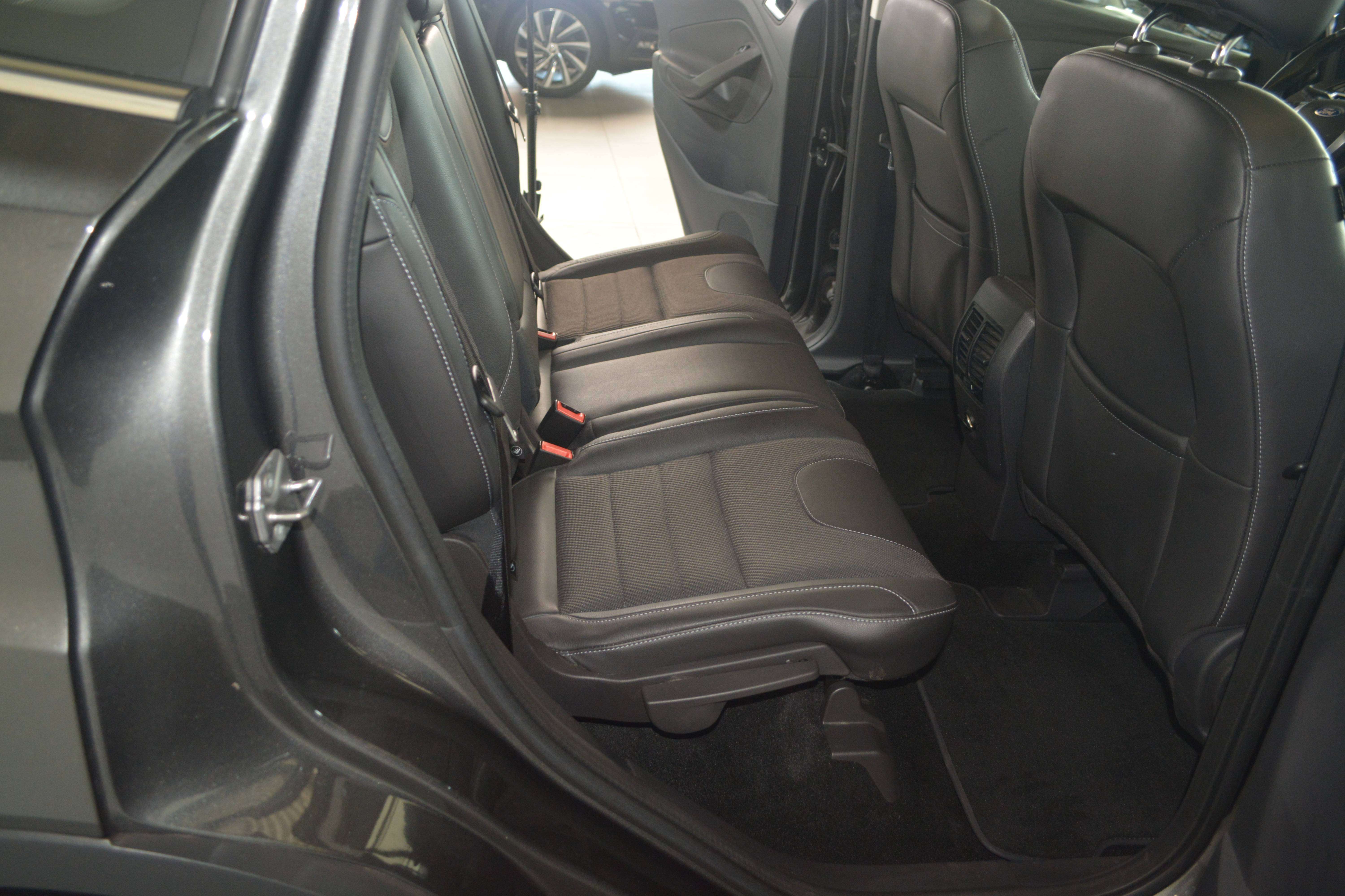 Ford Kuga Kuga 1.5 EcoBoost FWD Business Edition  S/S NAVI / LEDER/ PANO