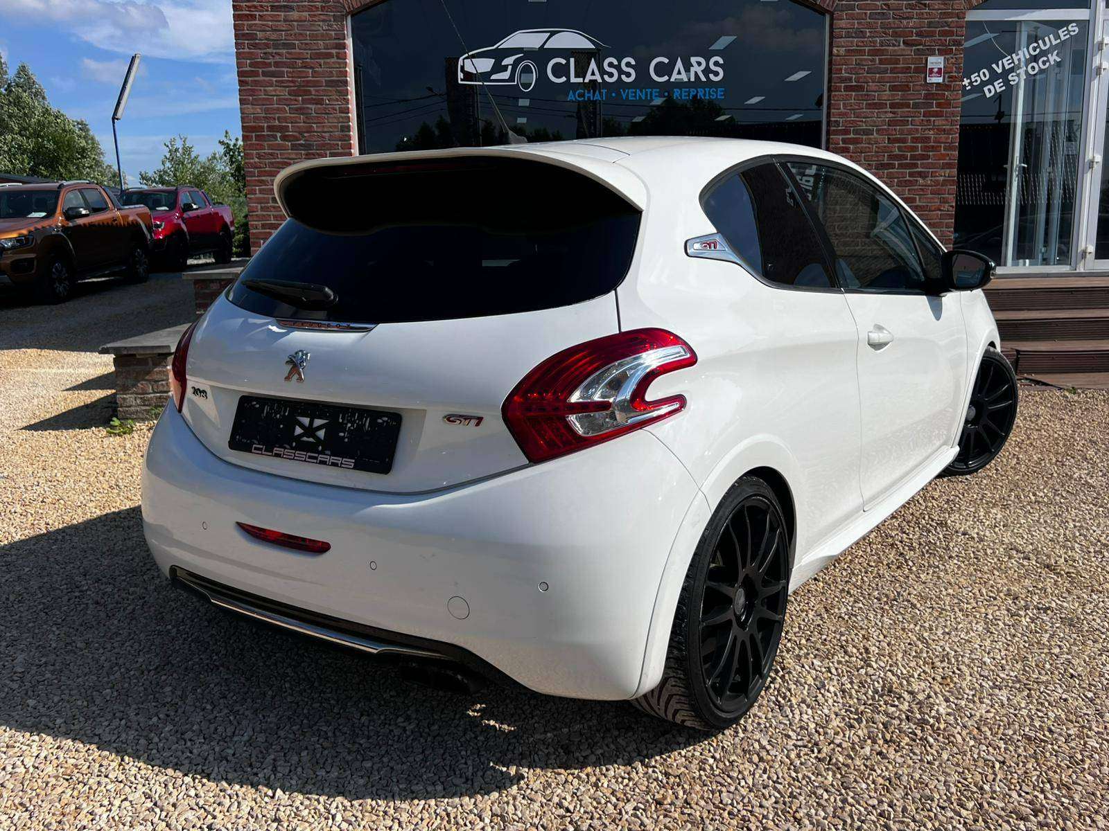 Peugeot 208 1.6i GTi 200 CV / NAVI / BLUETOOTH / SIÈGES CHAUFFANTS / CARNET COMPLET