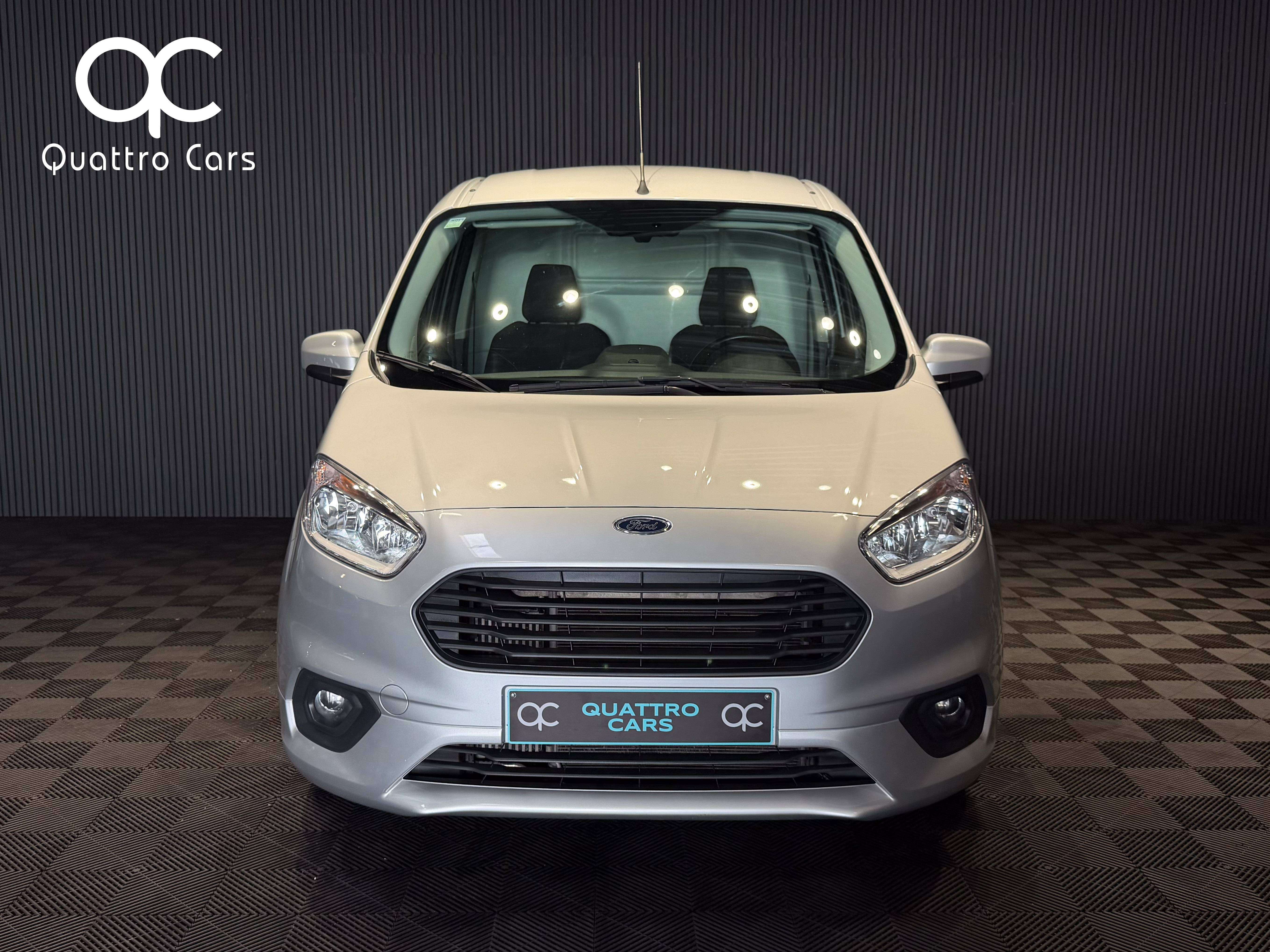 Ford Transit Courier 1.0 Essence / Tva déductible / Car play / Clim
