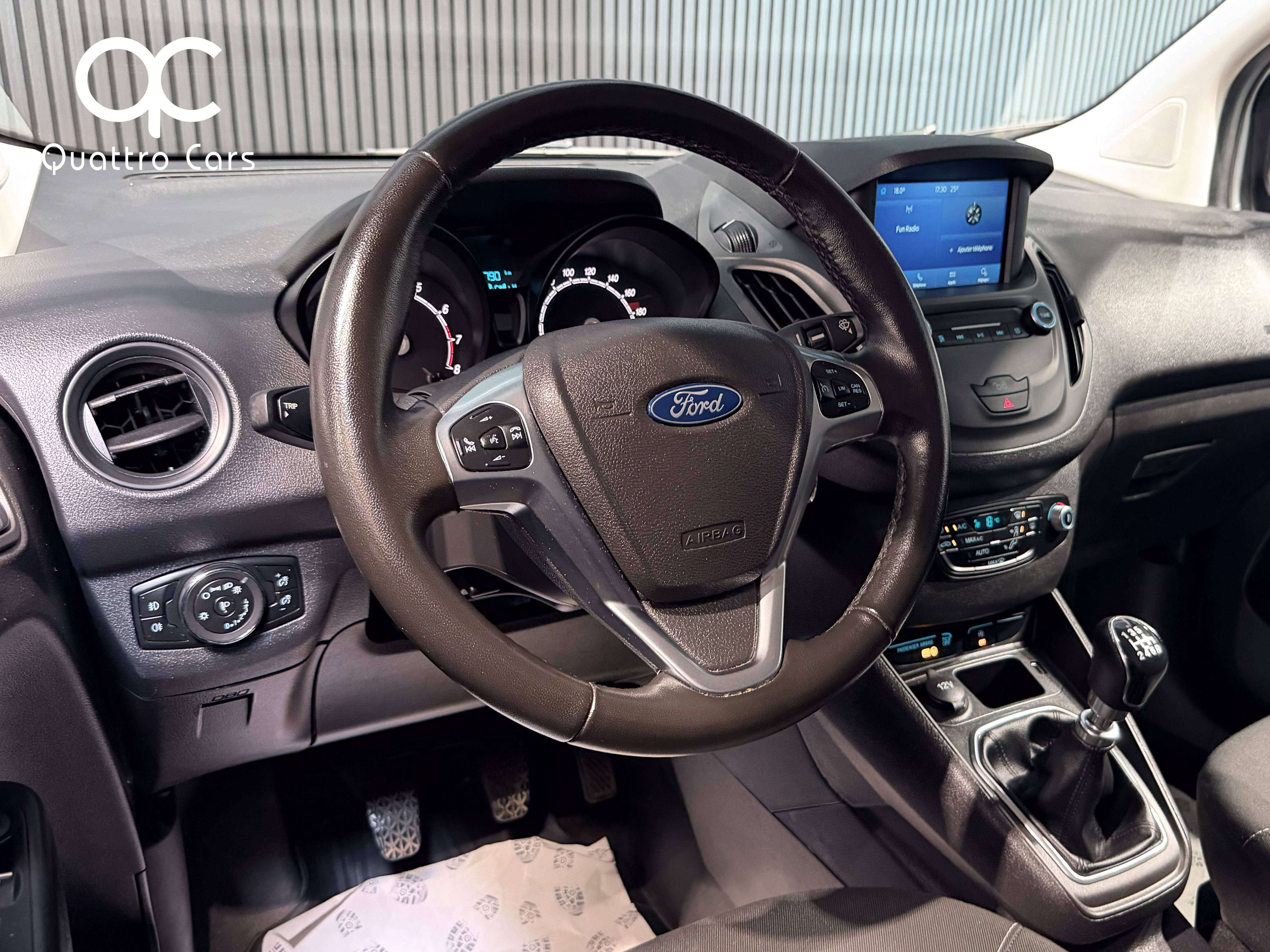 Ford Transit Courier 1.0 Essence / Tva déductible / Car play / Clim
